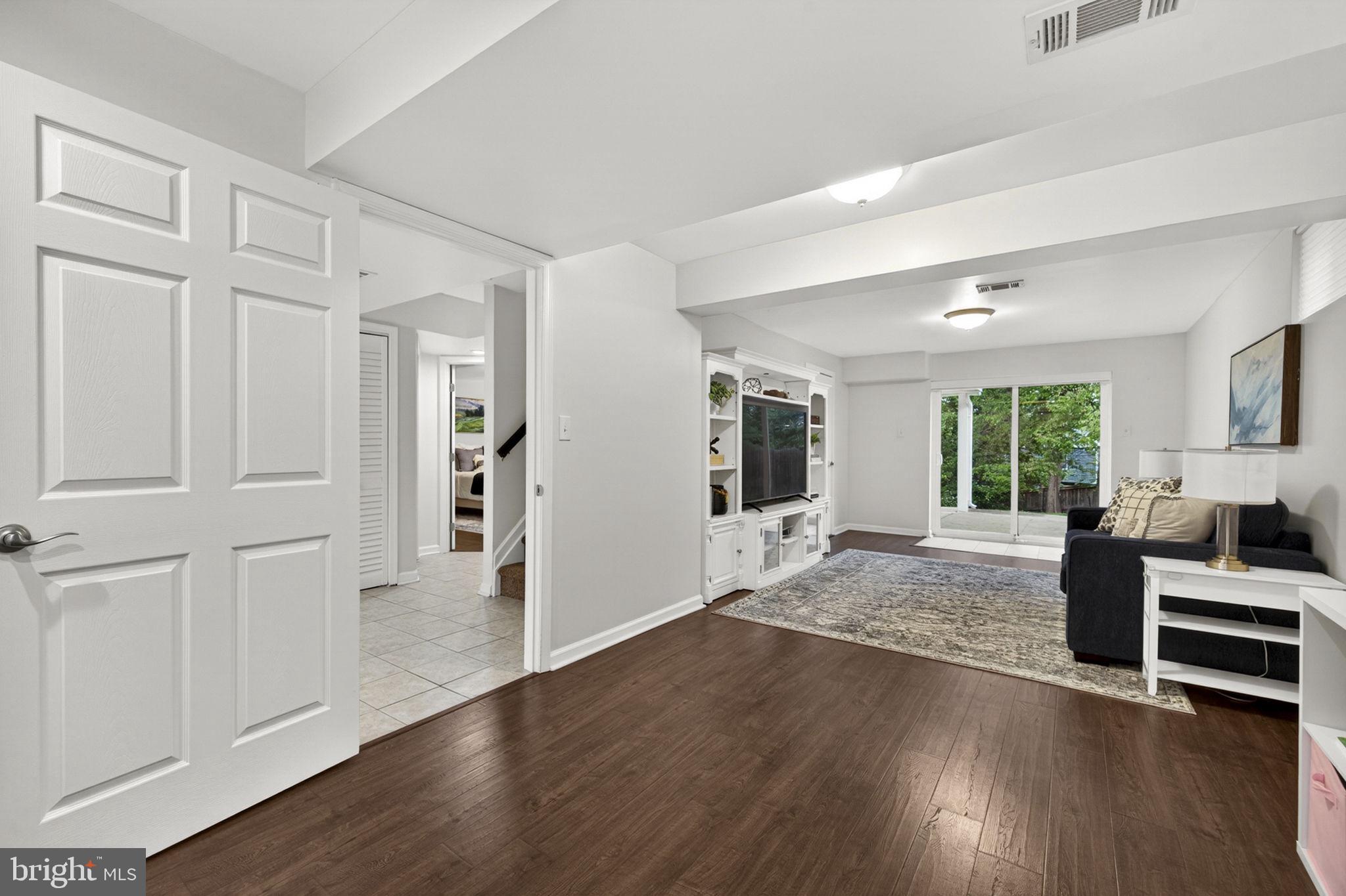 LINDEN HILL - Residential