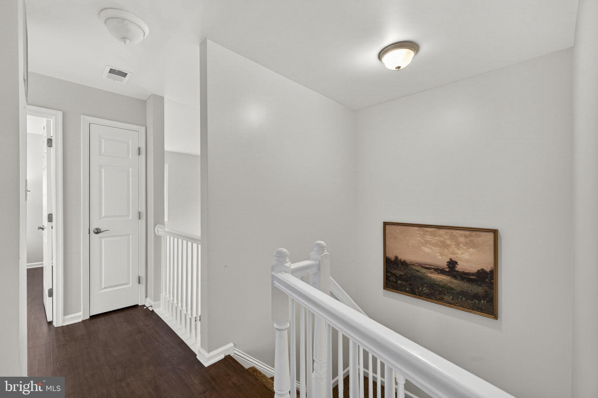 LINDEN HILL - Residential