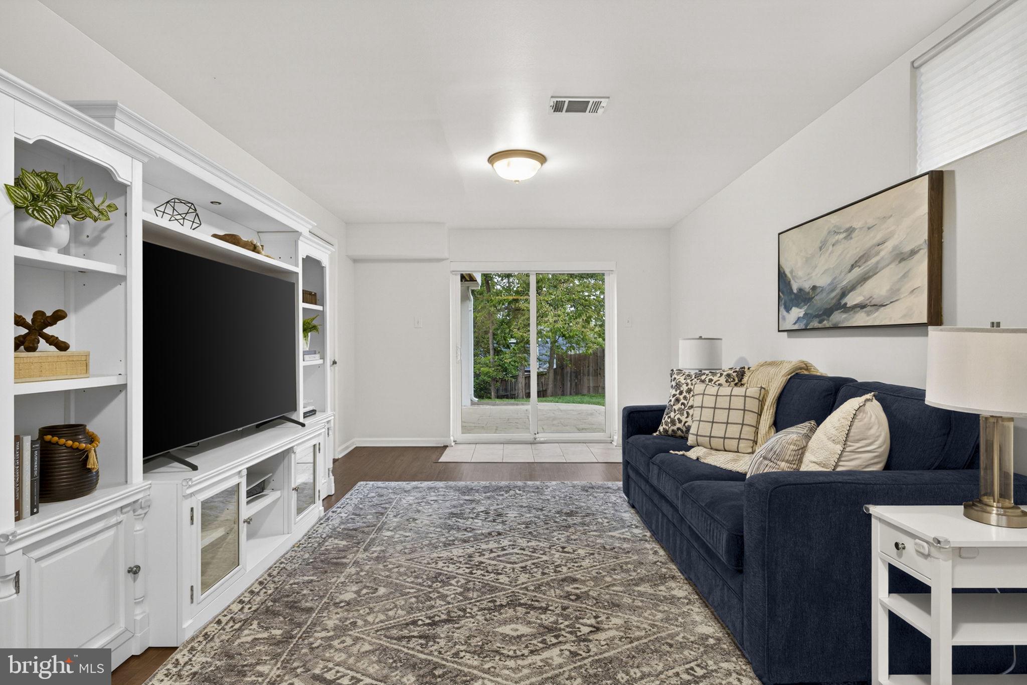 LINDEN HILL - Residential