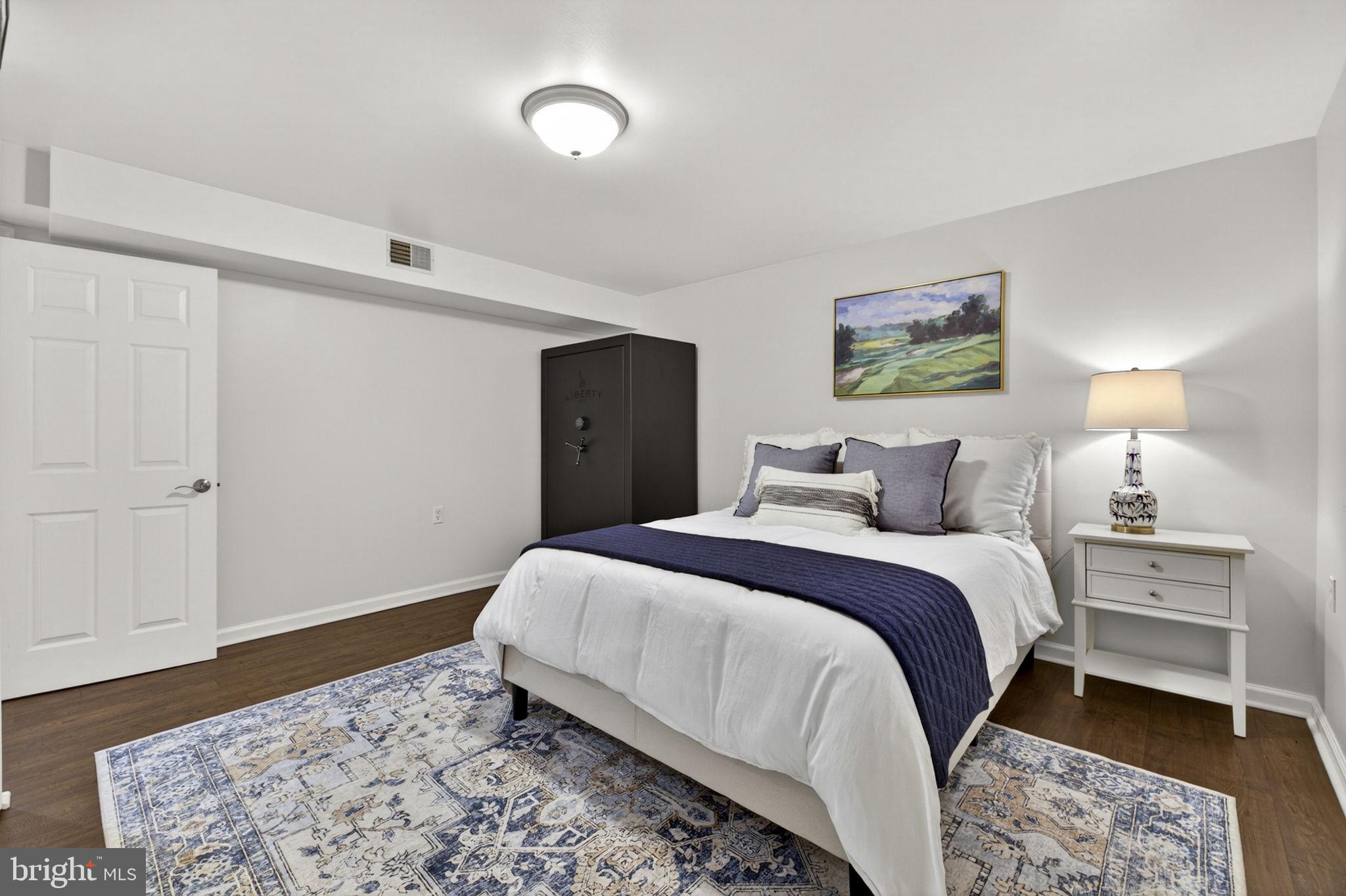 LINDEN HILL - Residential