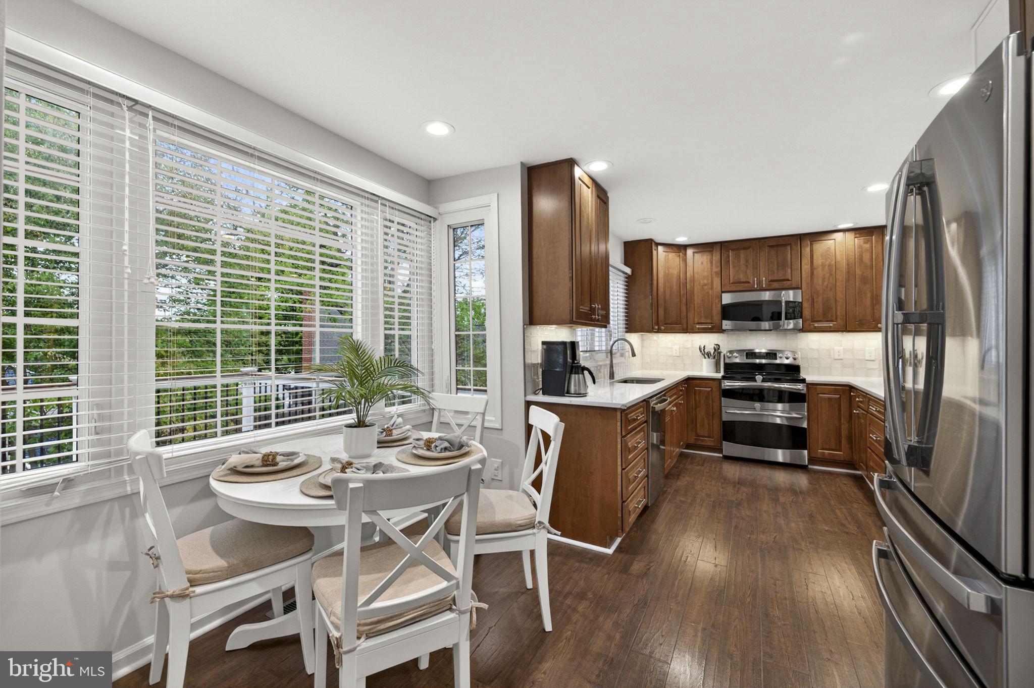 LINDEN HILL - Residential