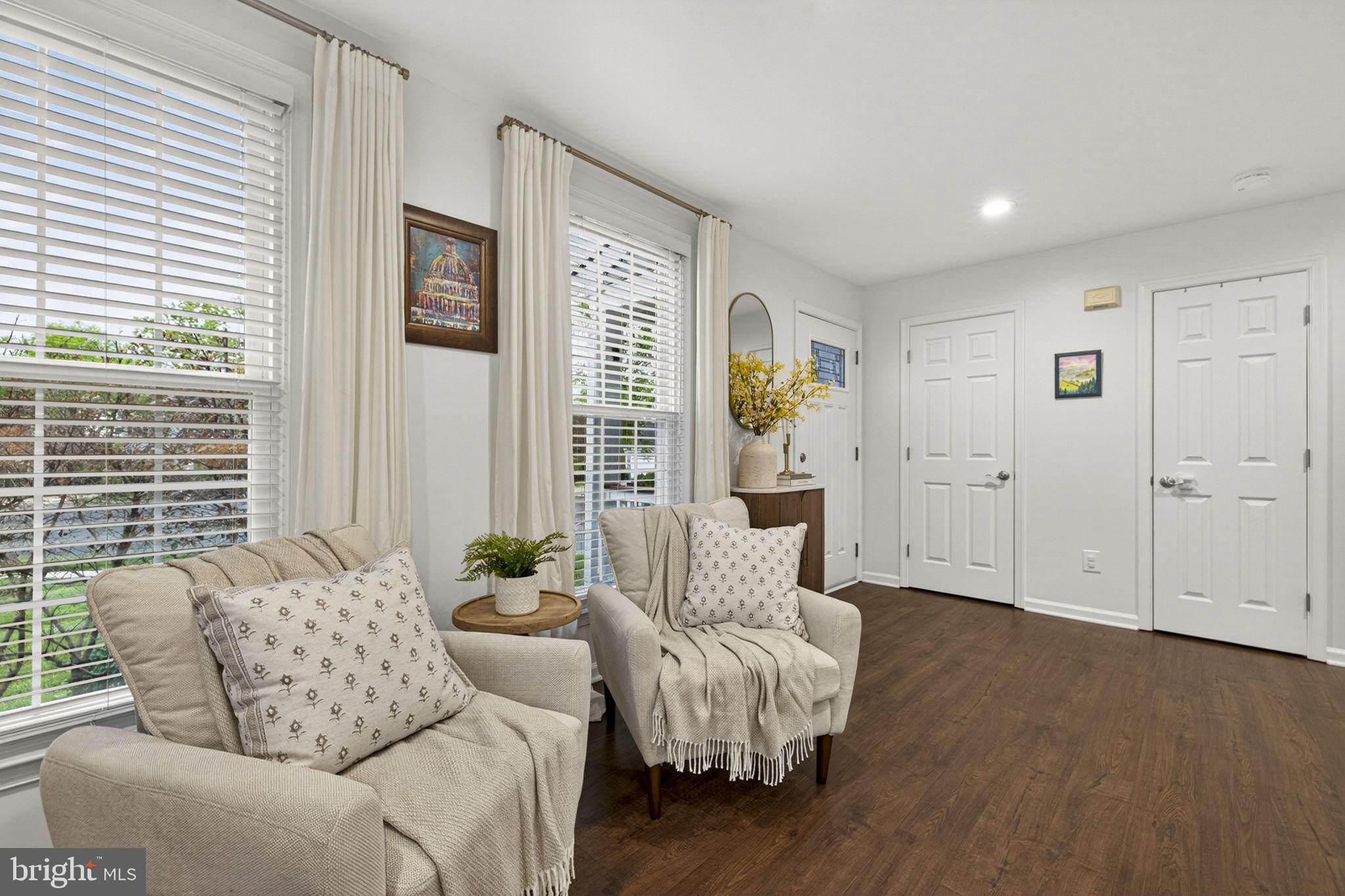 LINDEN HILL - Residential