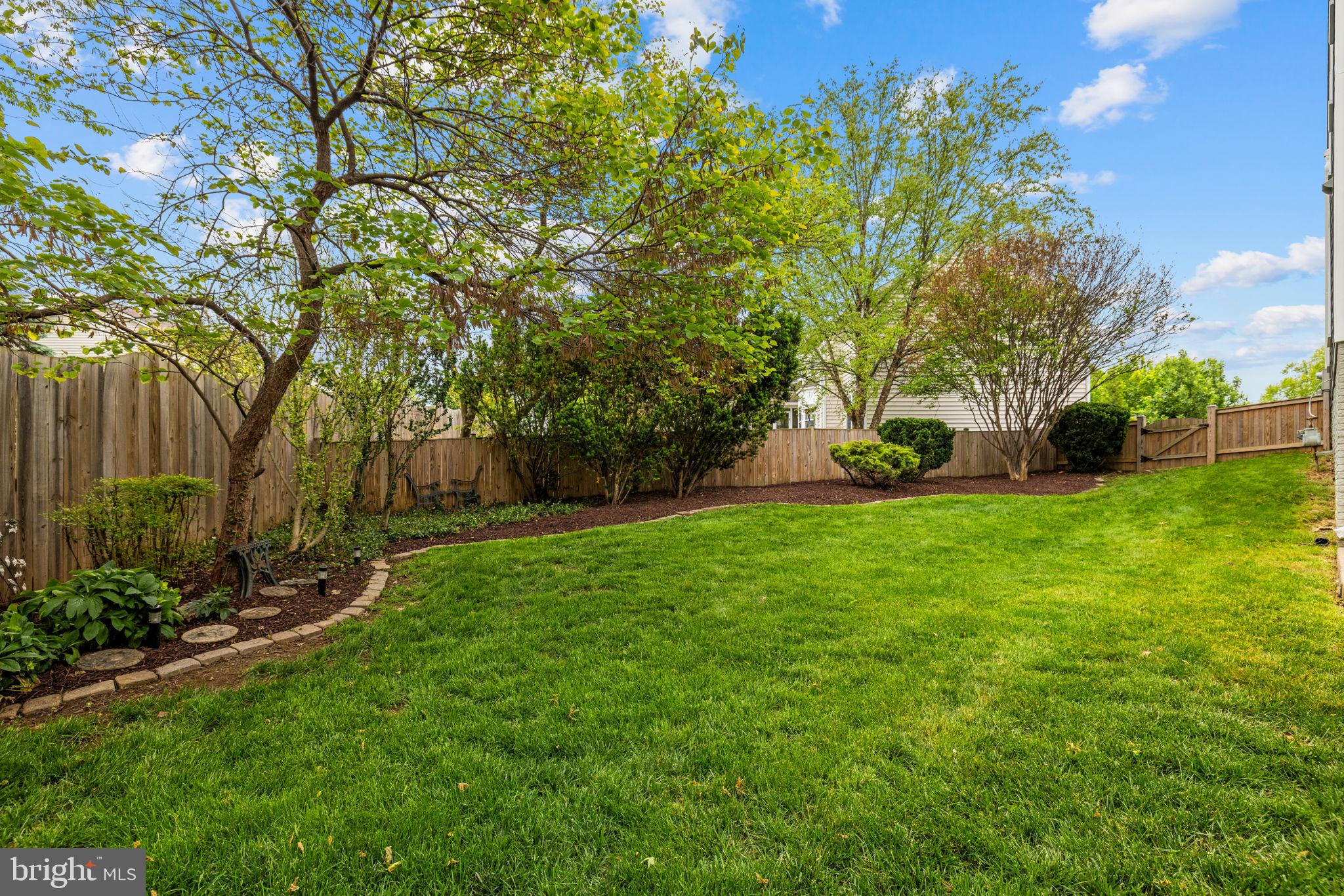 LINDEN HILL - Residential