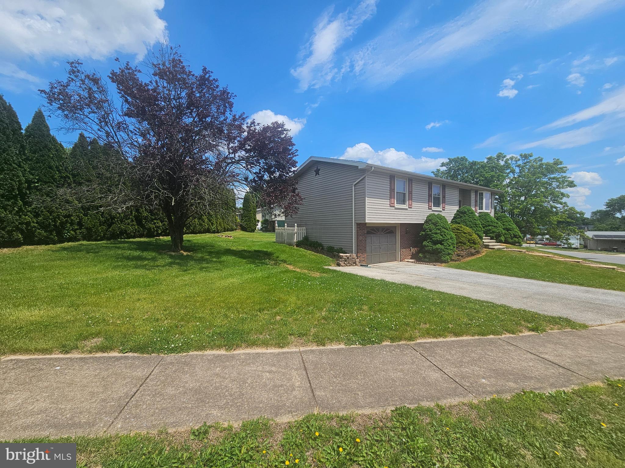 DELWOOD MANOR - Residential