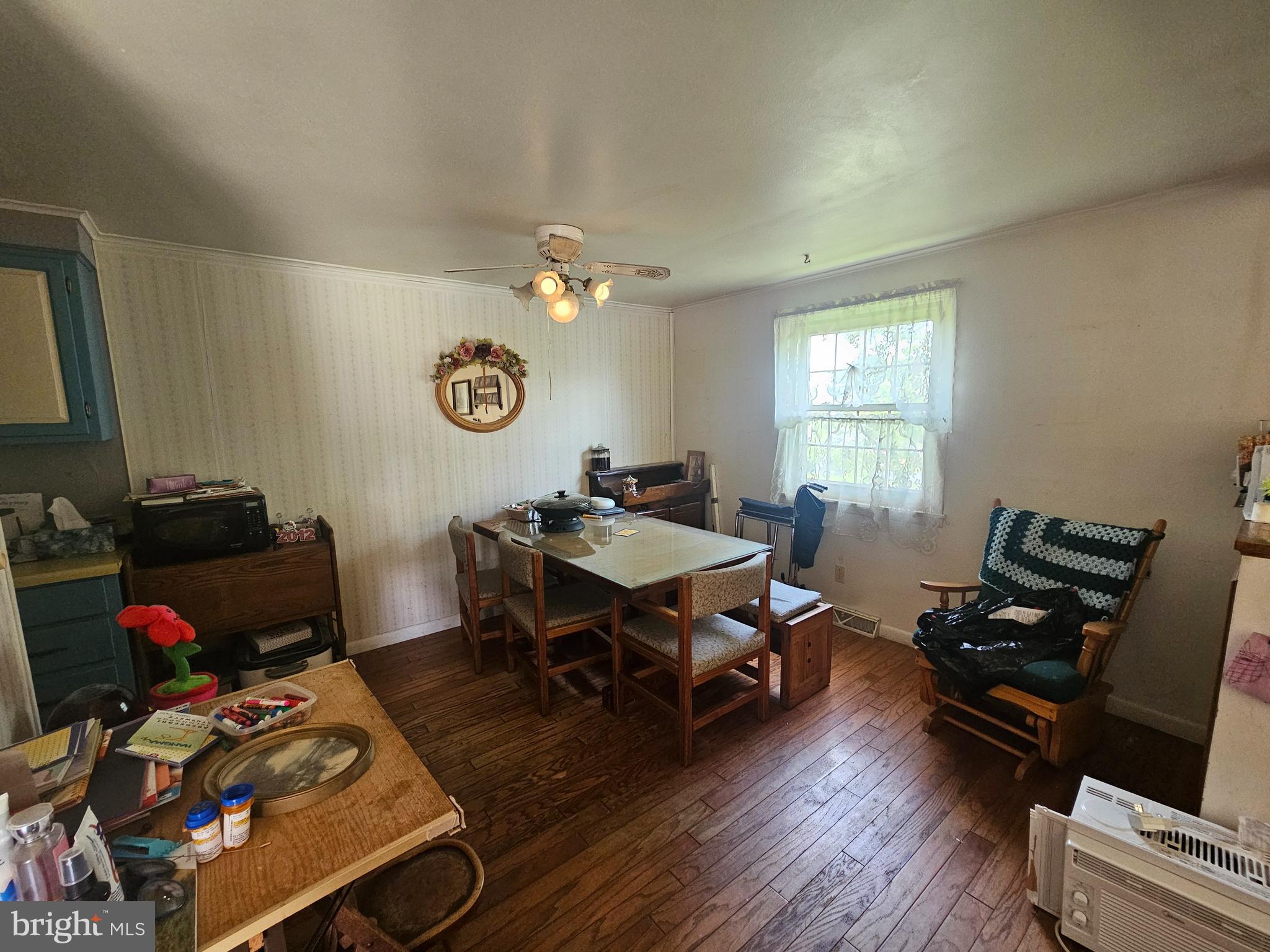 DELWOOD MANOR - Residential