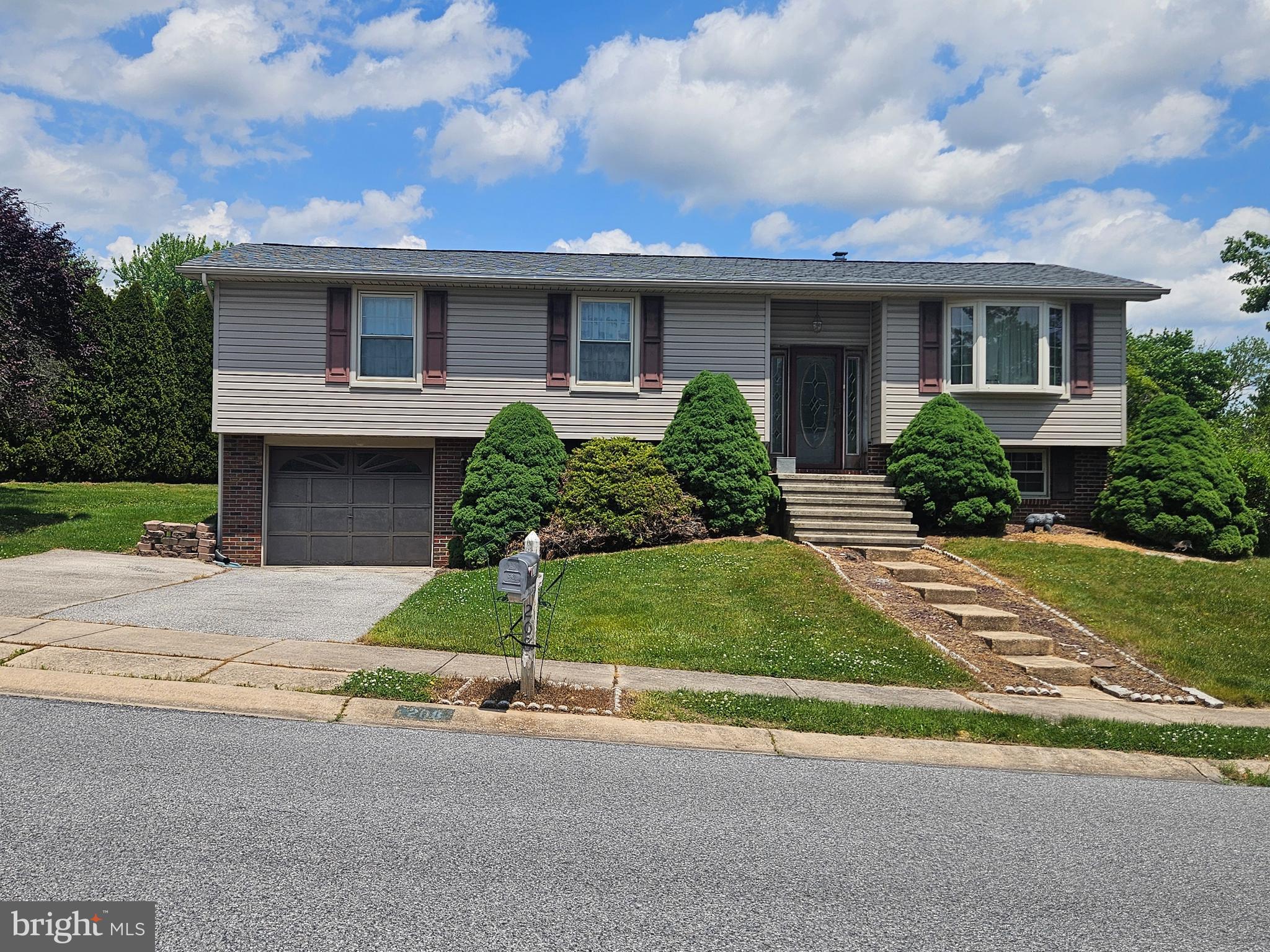 DELWOOD MANOR - Residential