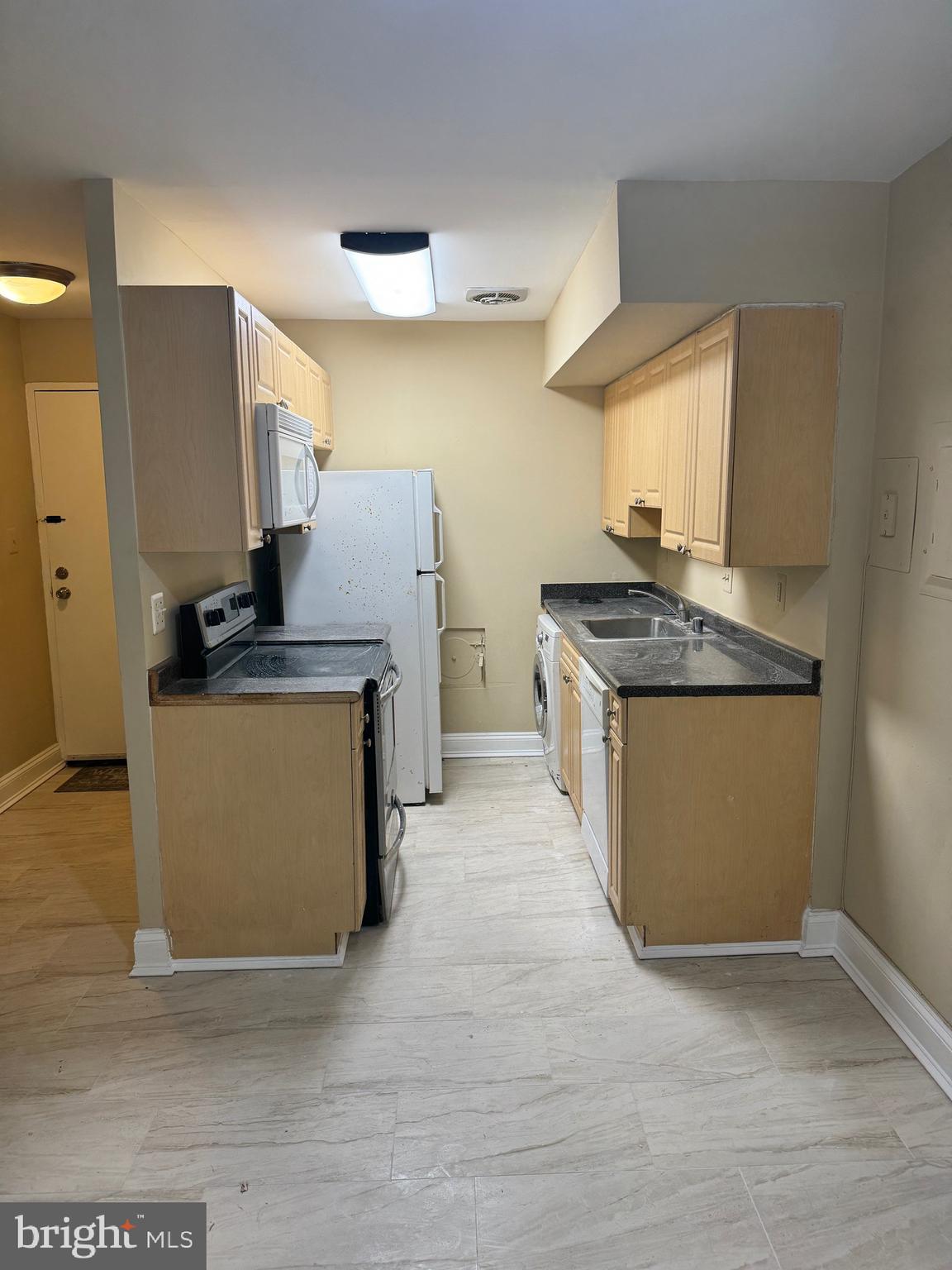 FAIRMOUNT - Residential Lease