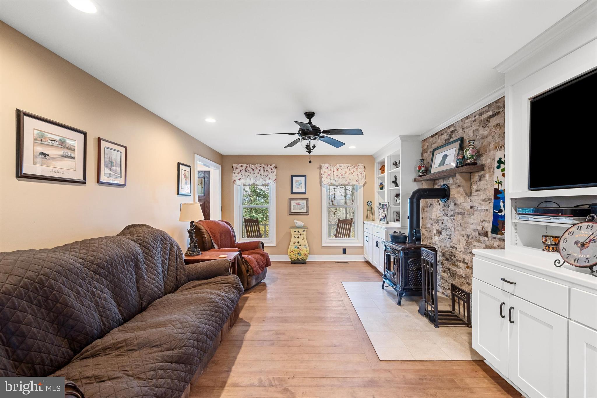 OAK HILL - Residential