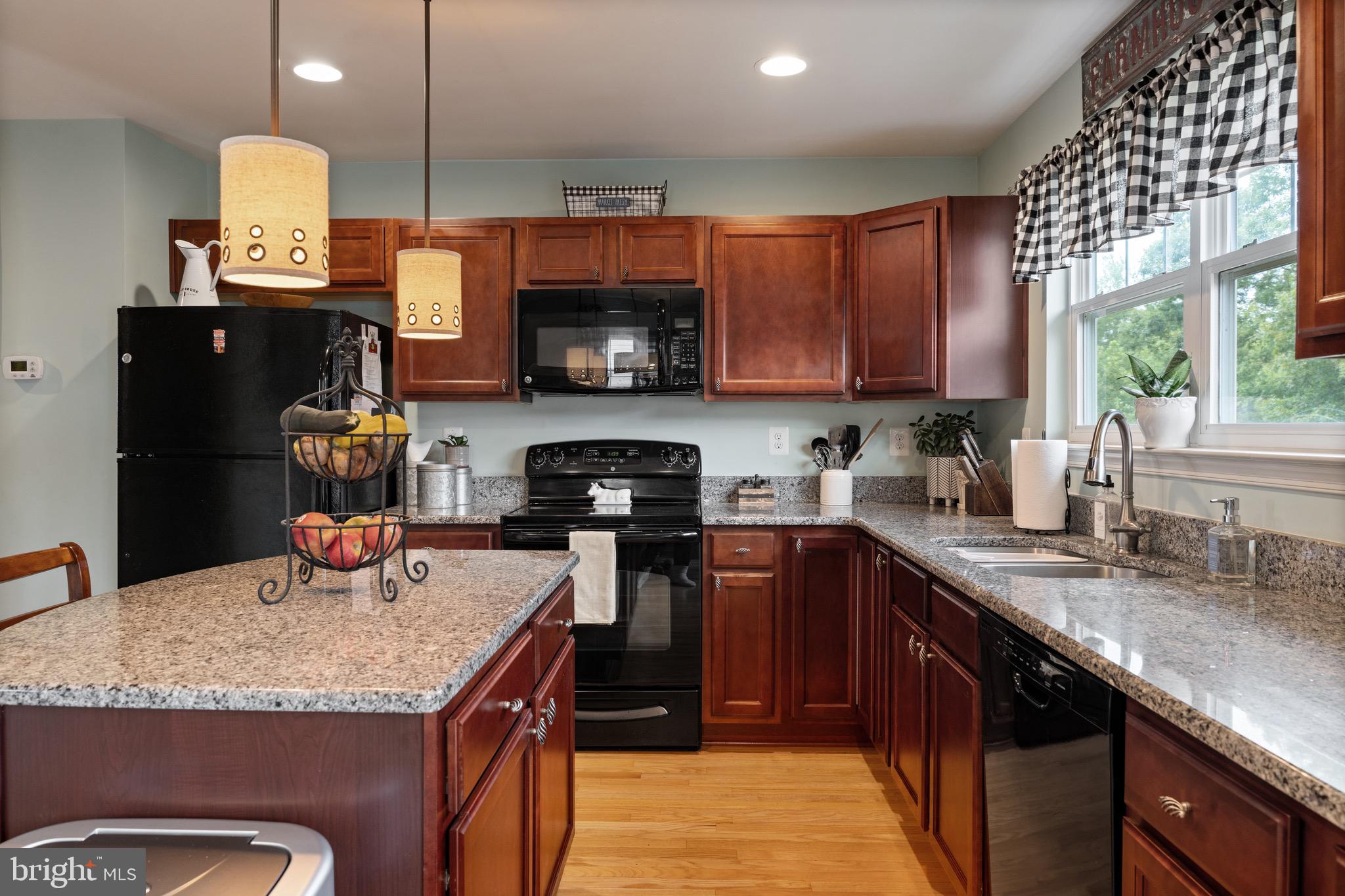 WILDERNESS SHORES - Residential