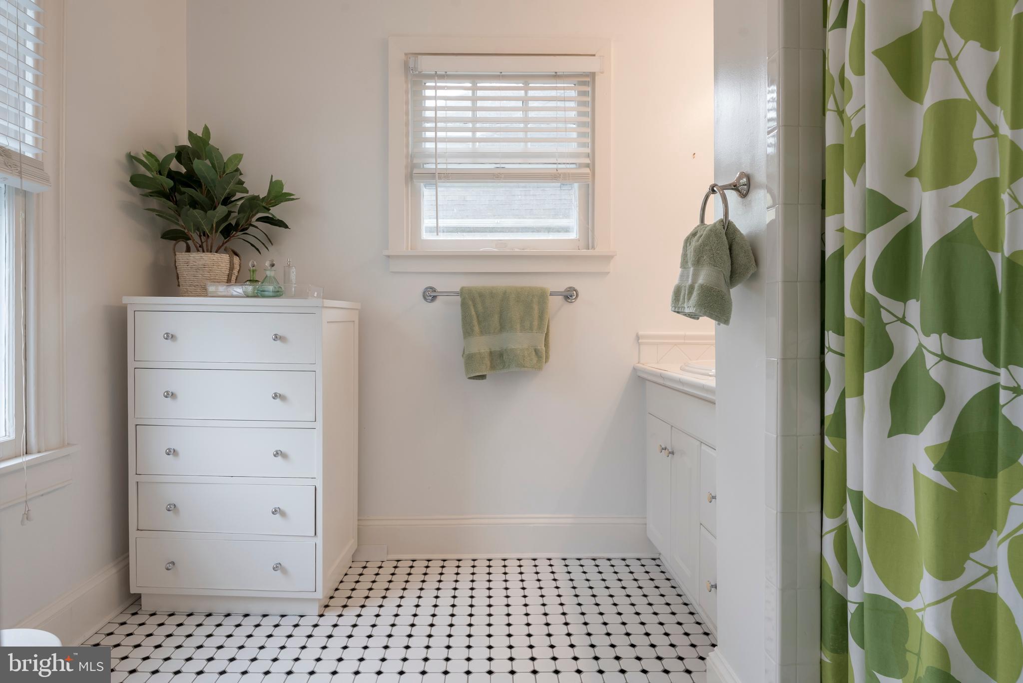 MURRAY HILL - Residential