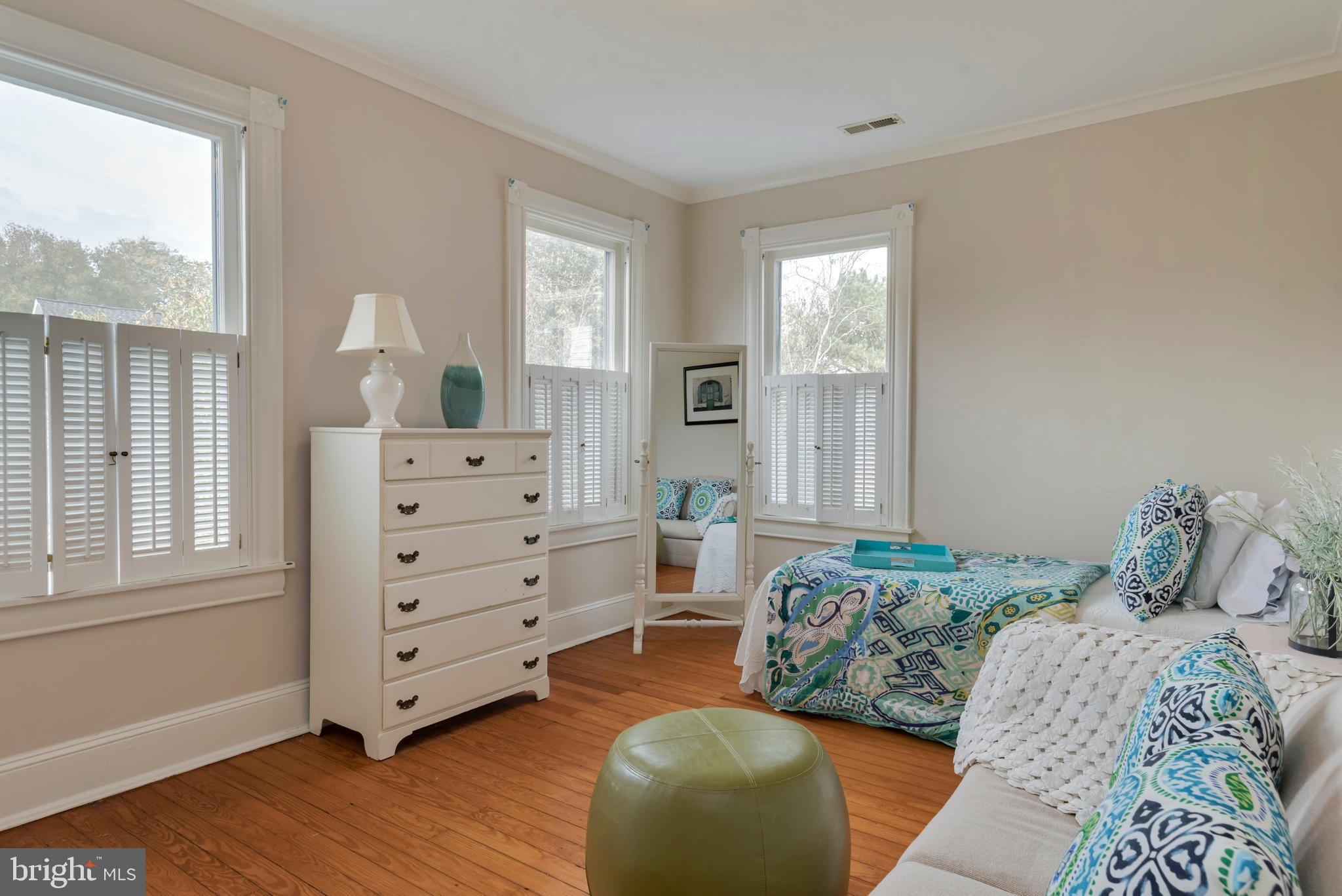 MURRAY HILL - Residential