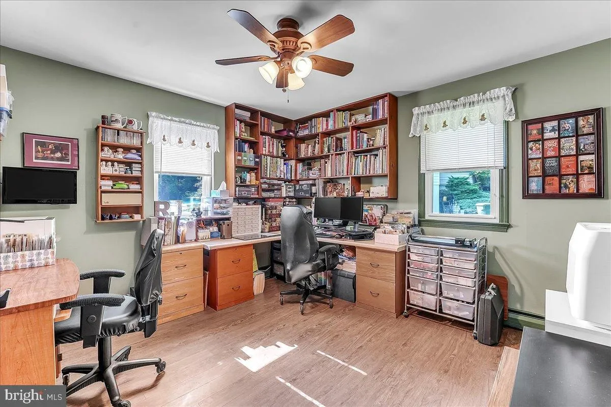 Newtown Square, Pennsylvania 19073, United States, 3 Bedrooms Bedrooms, ,2 BathroomsBathrooms,Residential,Contingent,185923