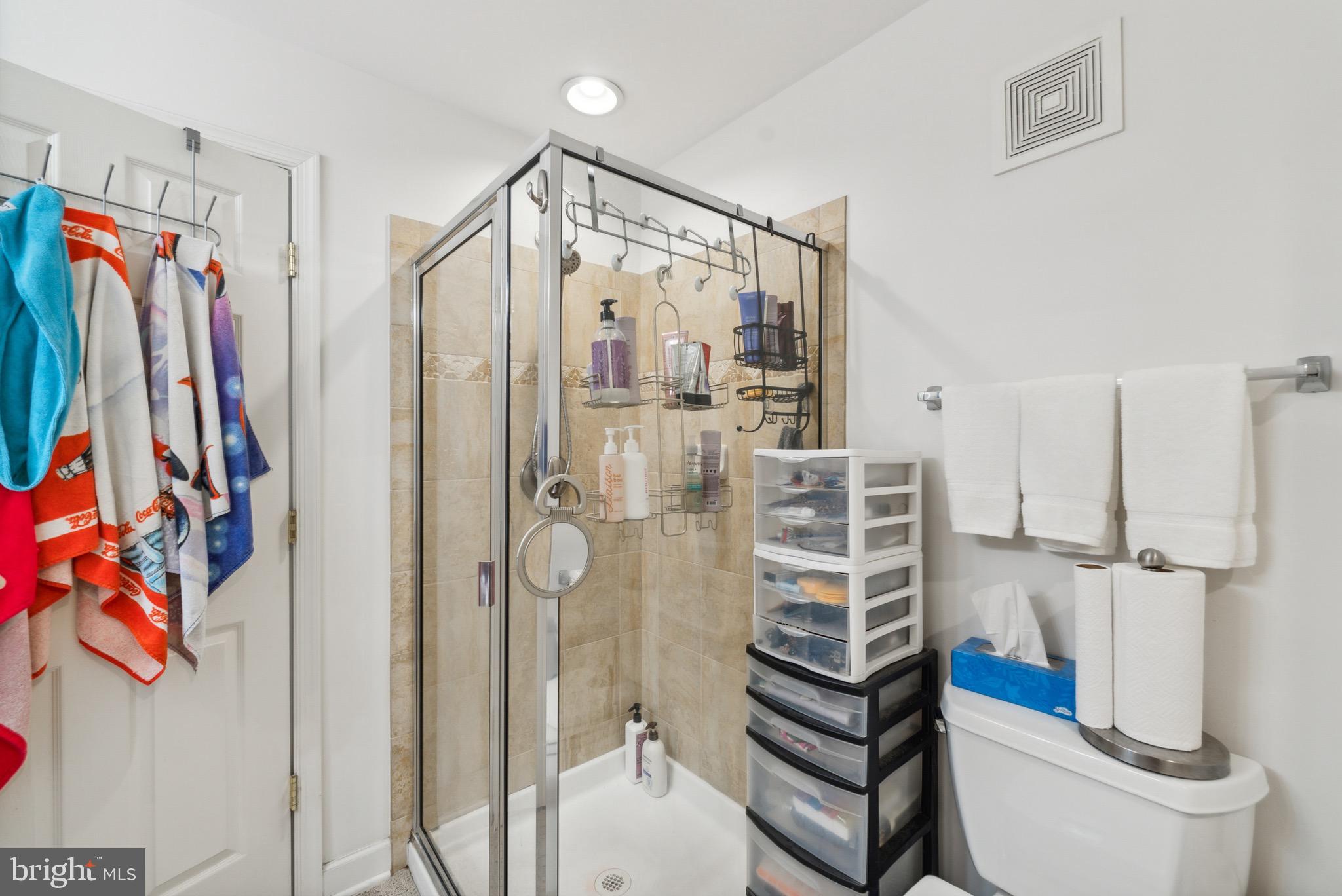 CENTREVILLE CROSSING - Residential Lease