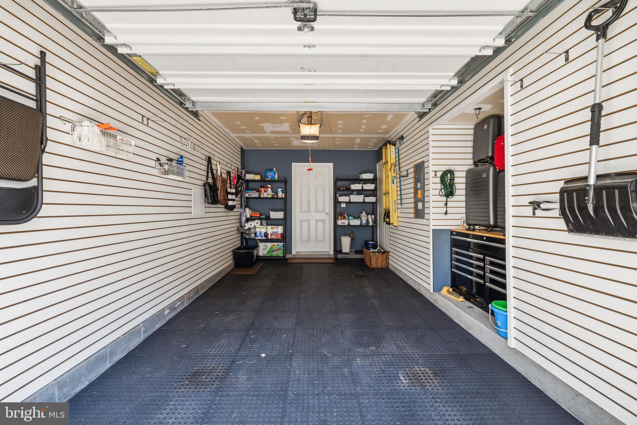 CENTREVILLE CROSSING - Residential Lease