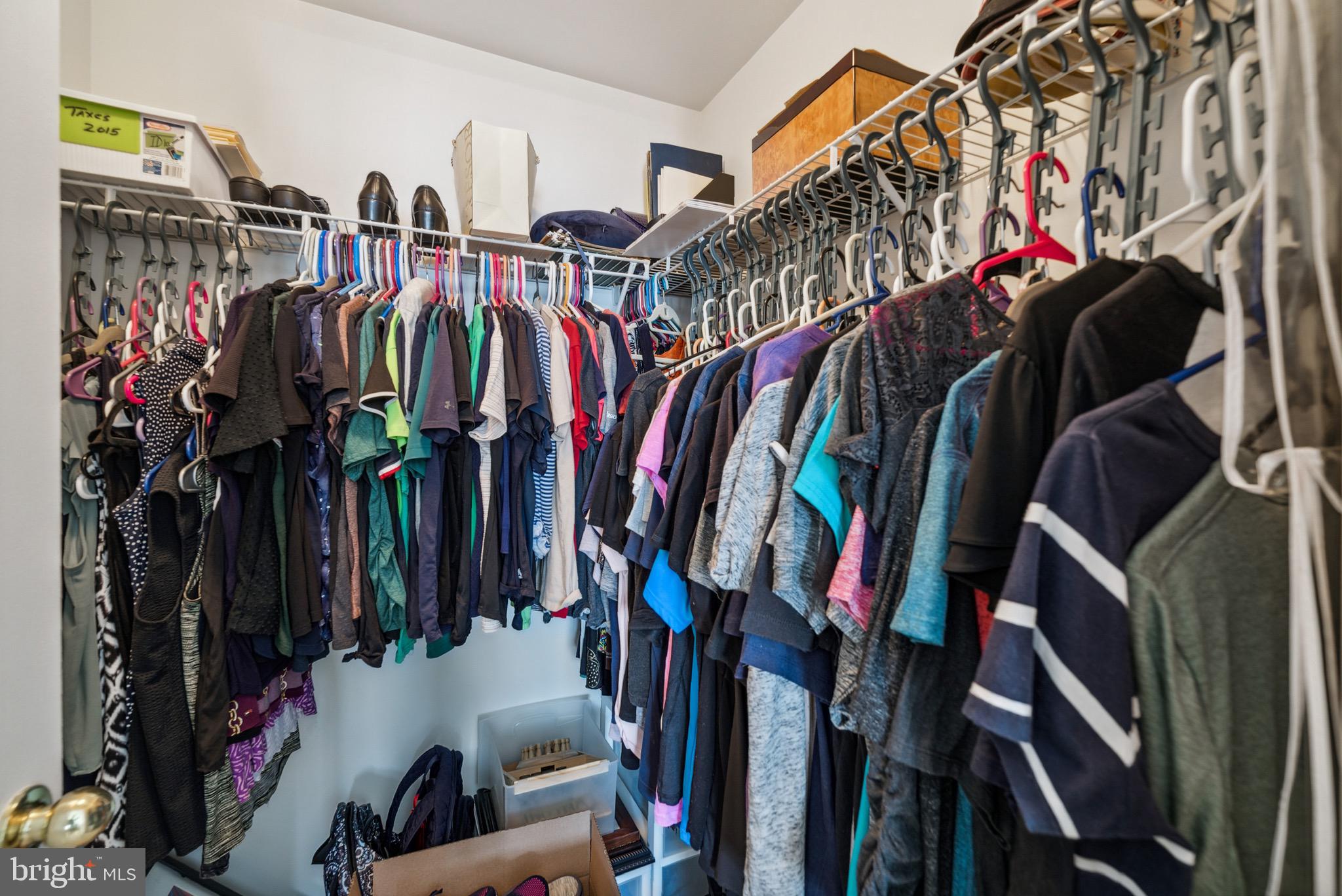 CENTREVILLE CROSSING - Residential Lease