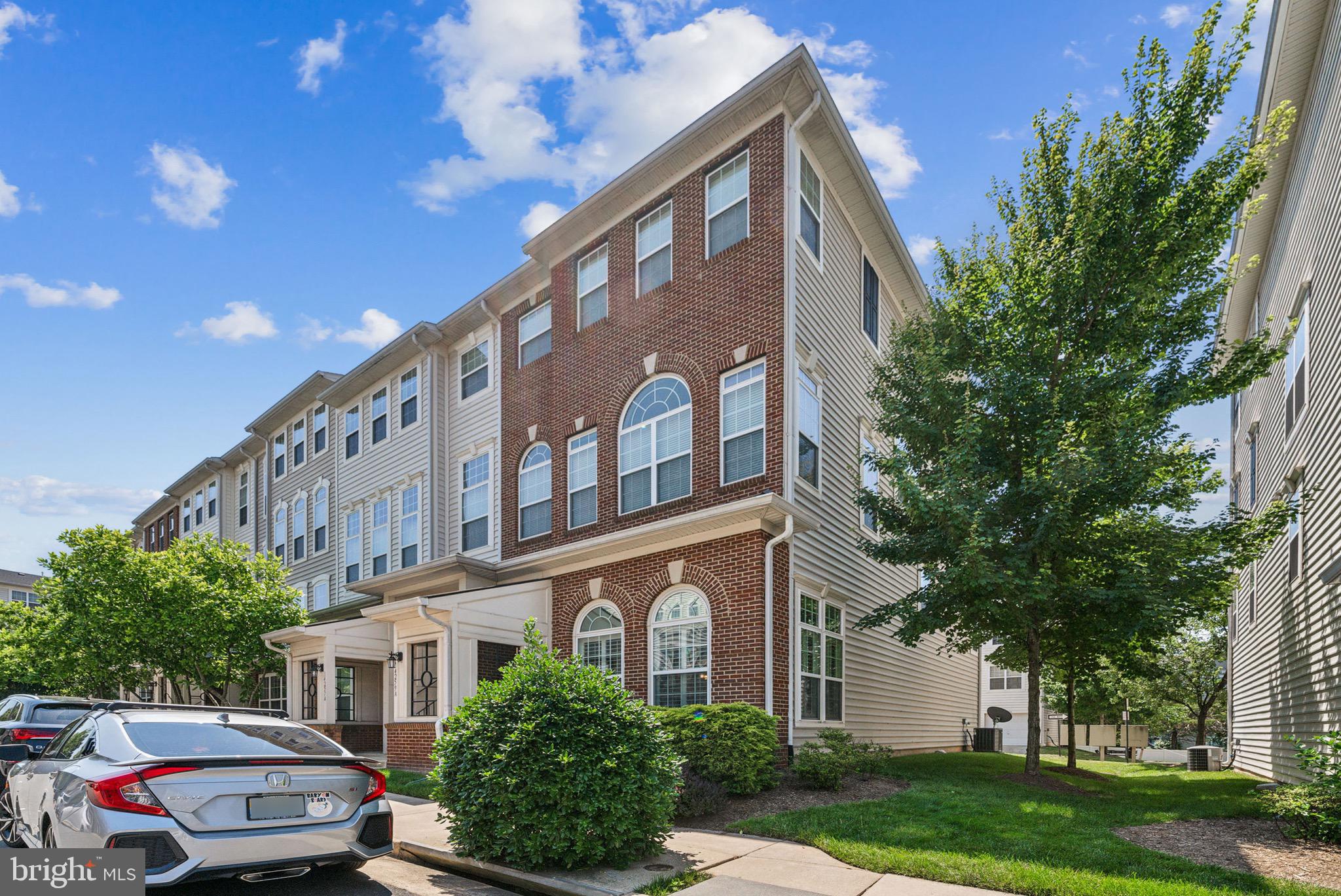 CENTREVILLE CROSSING - Residential Lease