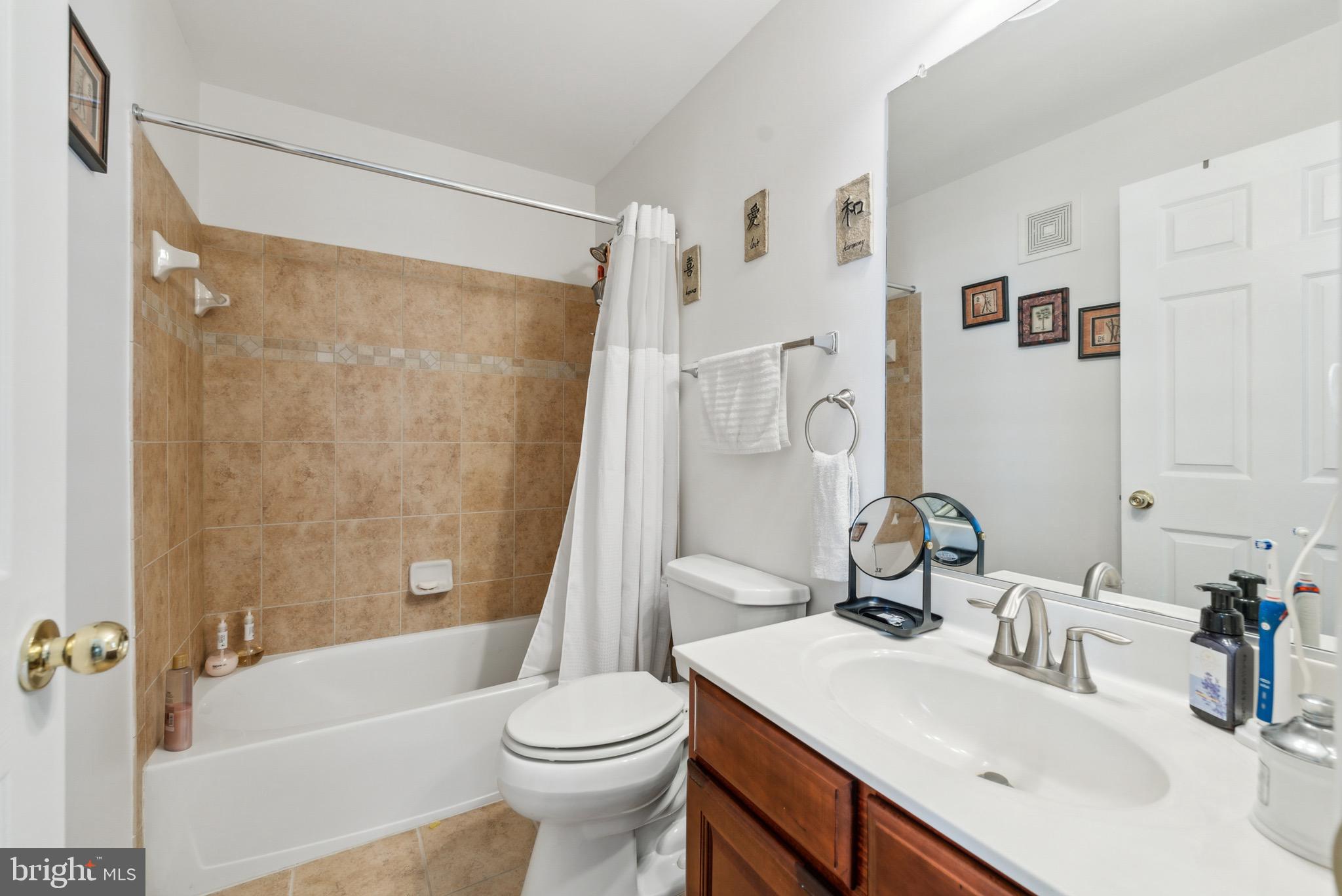 CENTREVILLE CROSSING - Residential Lease