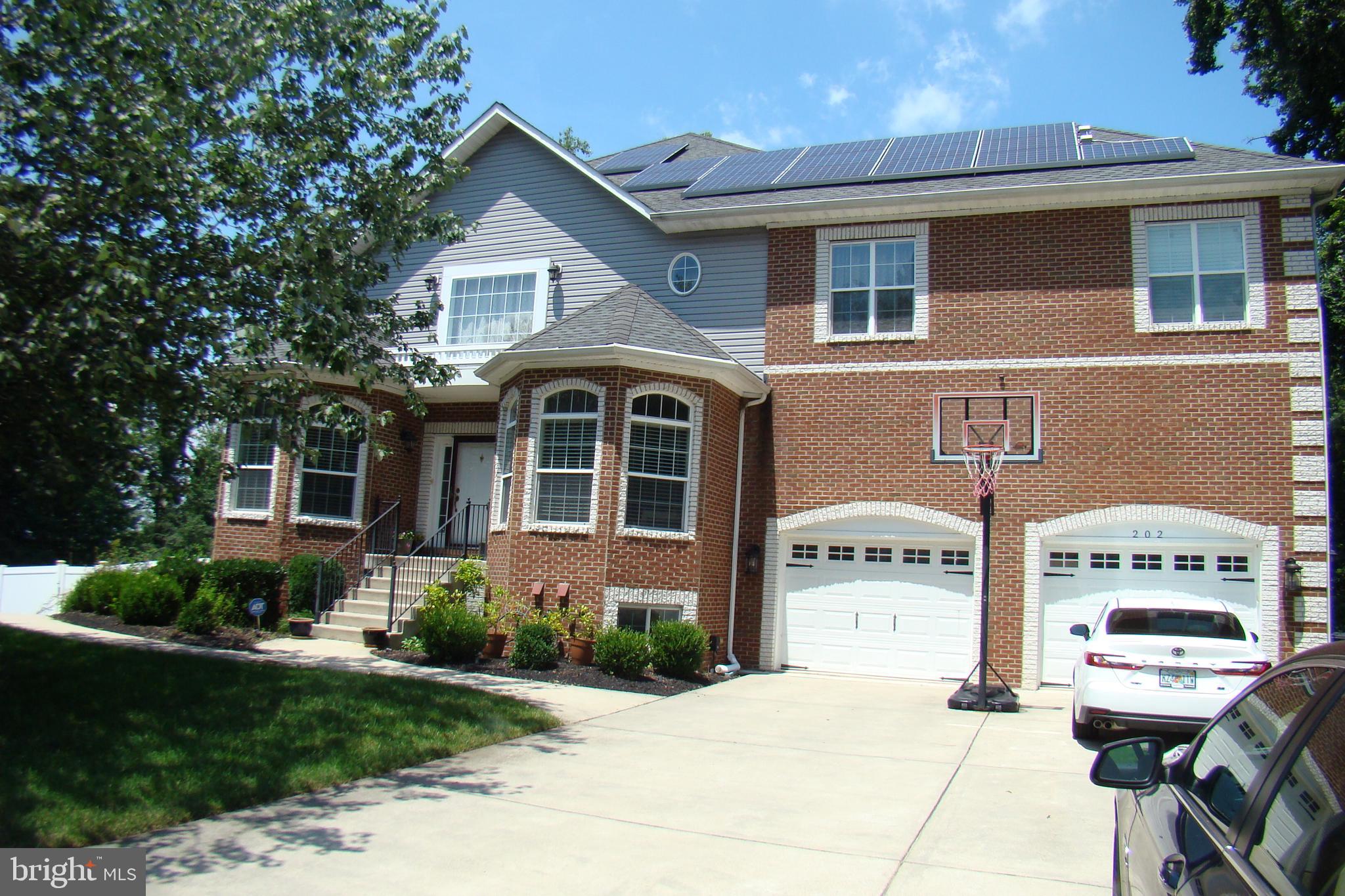 202 BONHILL DRIVE