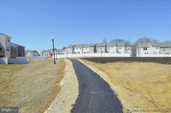 OAK TREE LANDING - Residential