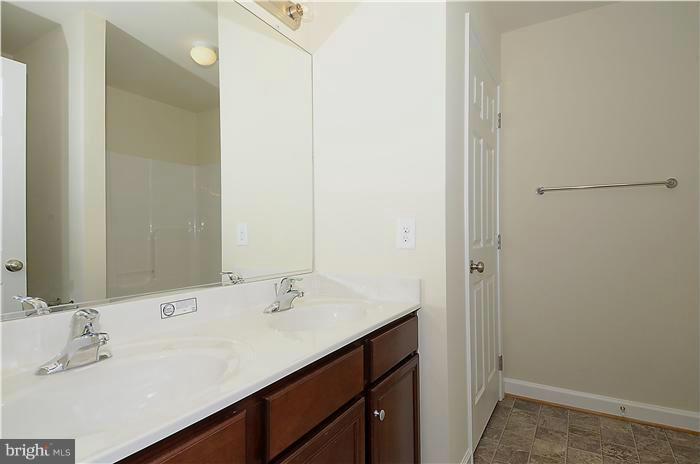 OAK TREE LANDING - Residential