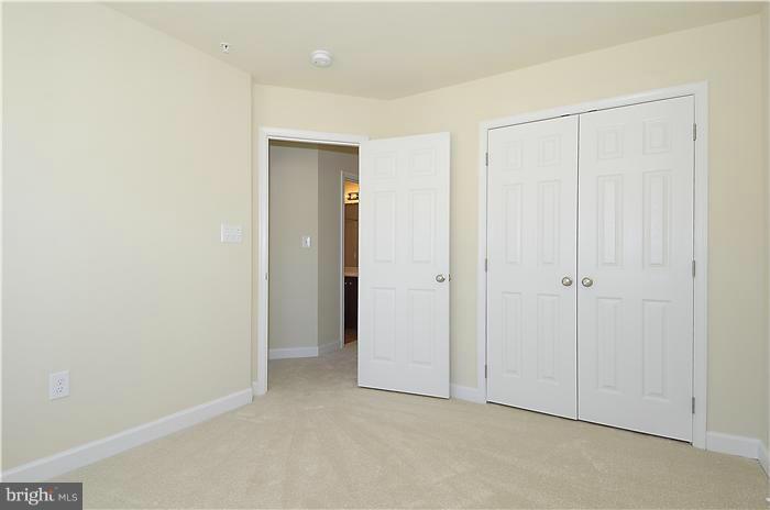 OAK TREE LANDING - Residential