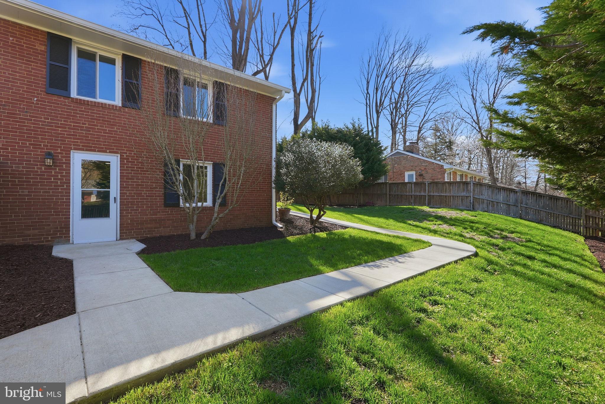 NORTH SPRINGFIELD - Residential