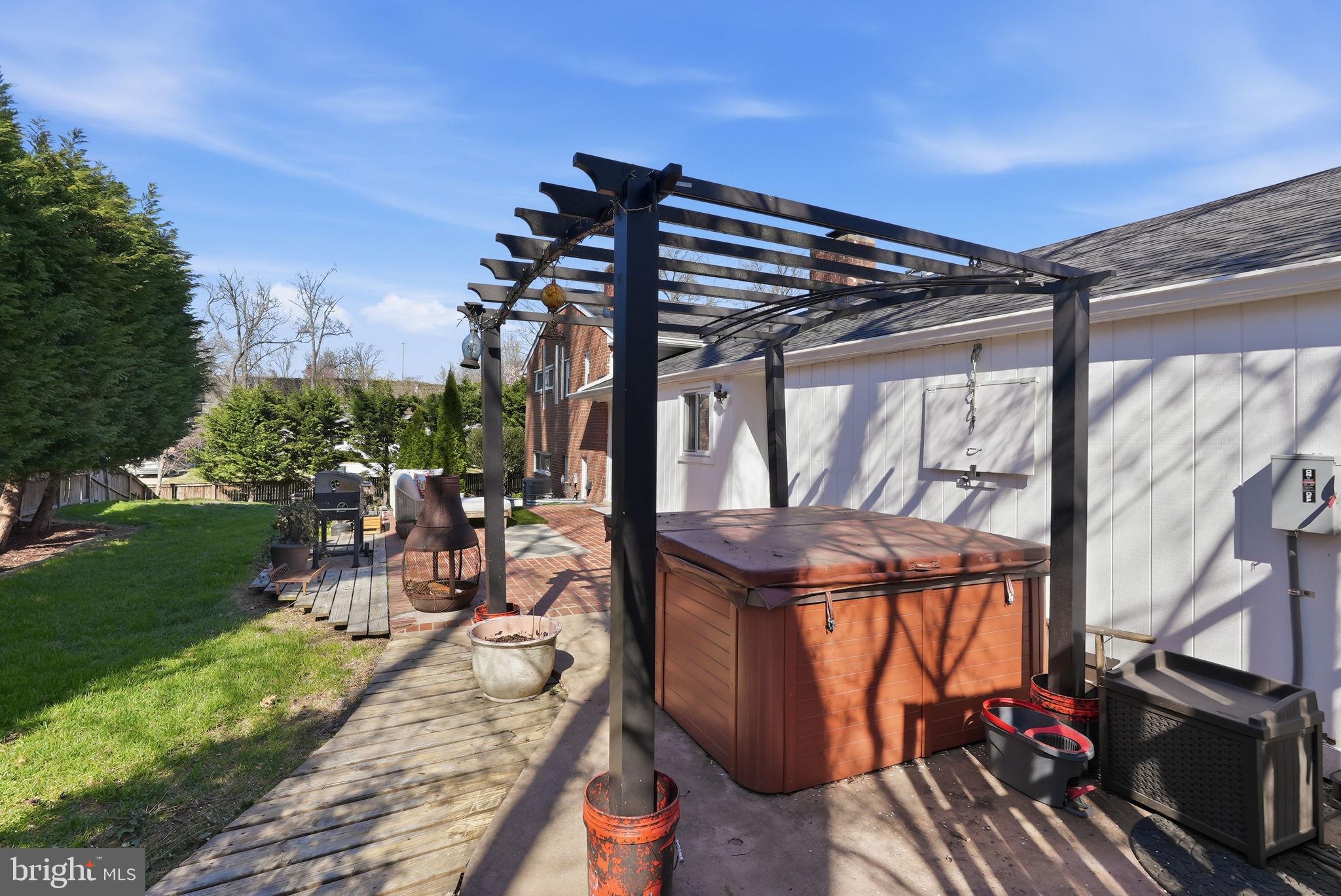 NORTH SPRINGFIELD - Residential