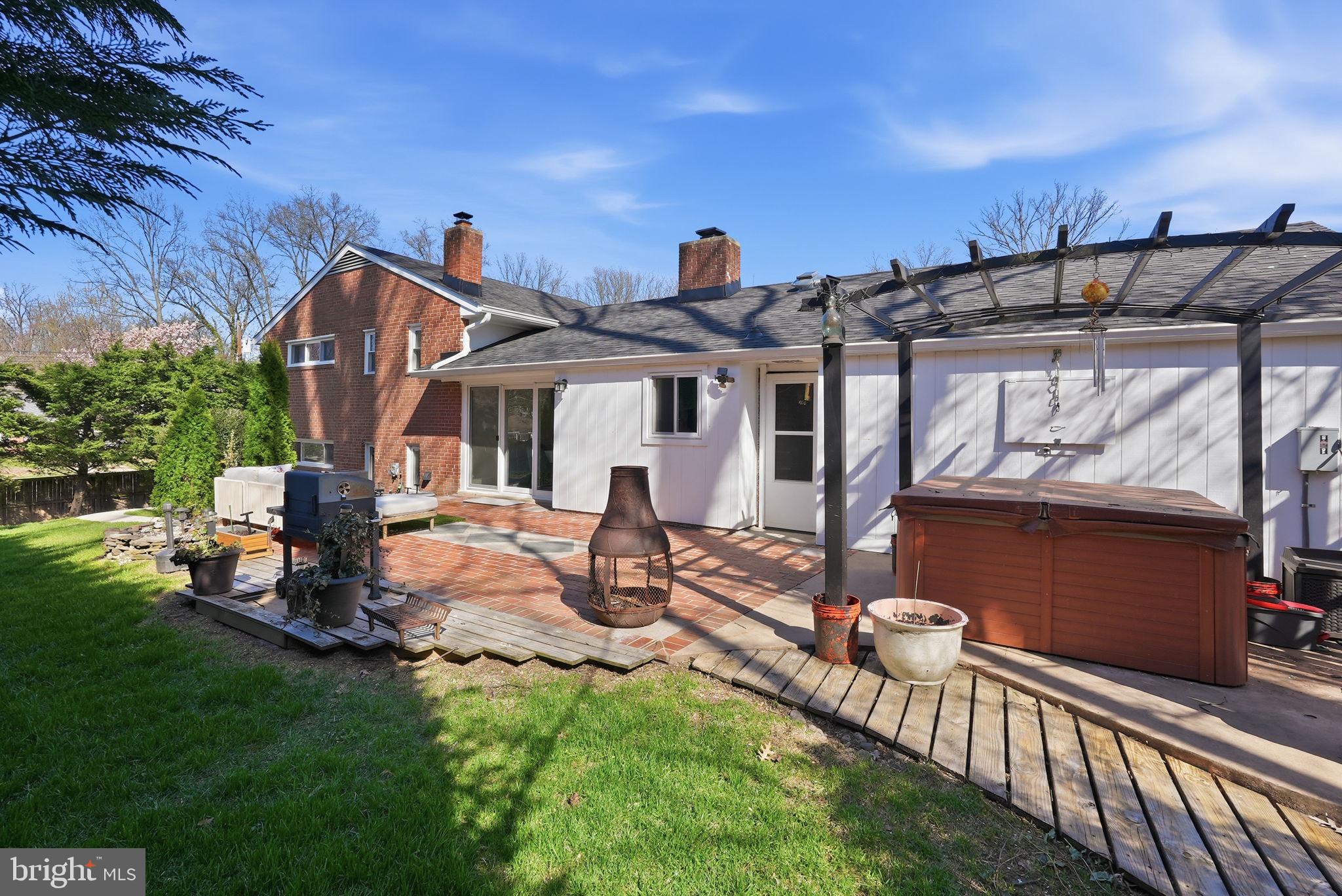 NORTH SPRINGFIELD - Residential