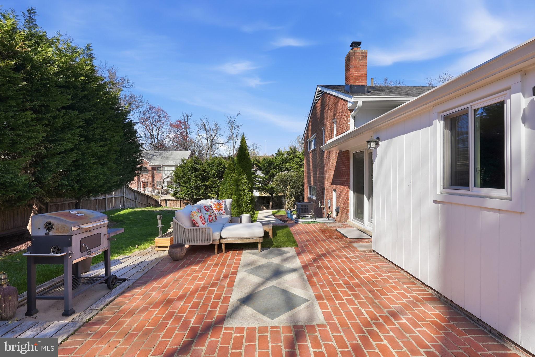 NORTH SPRINGFIELD - Residential