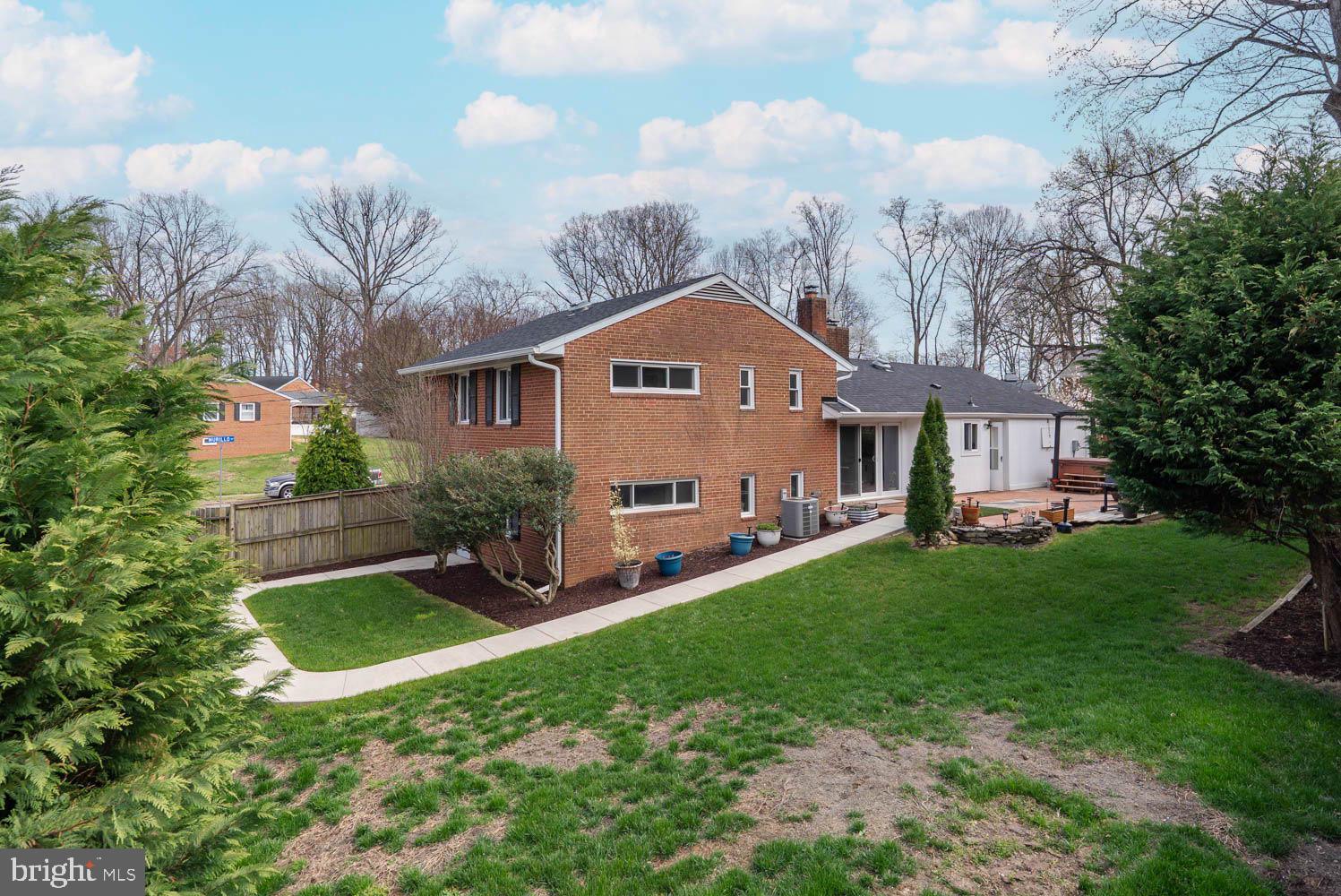 NORTH SPRINGFIELD - Residential