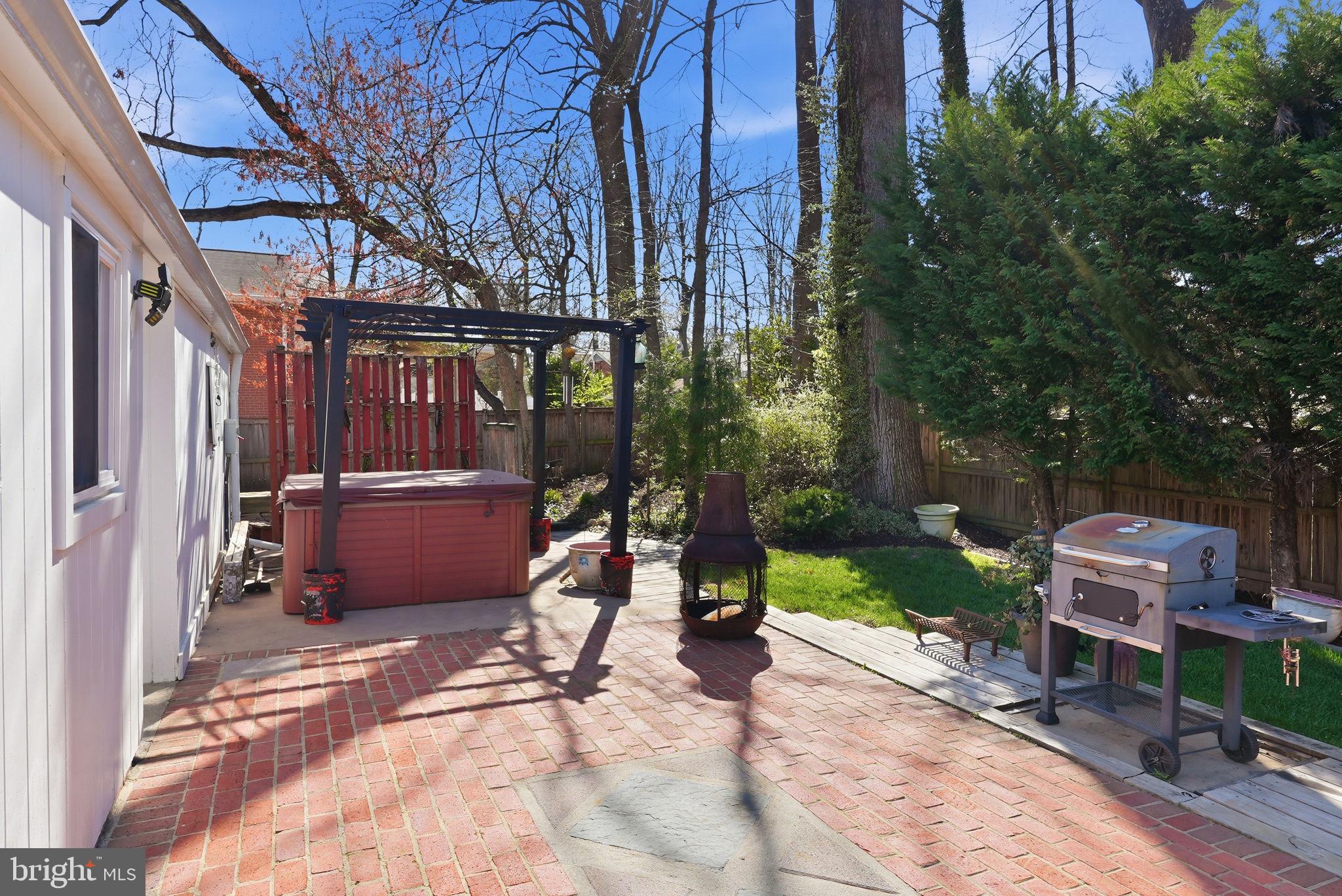 NORTH SPRINGFIELD - Residential