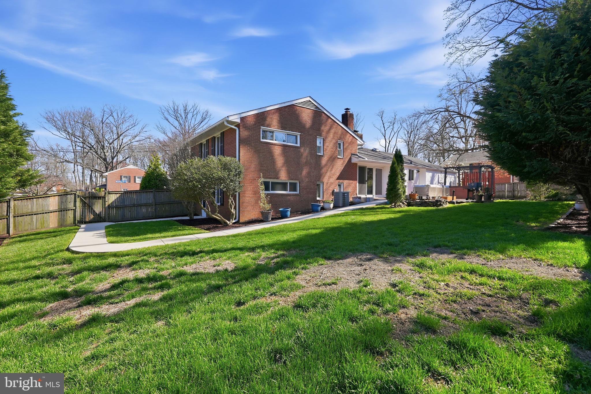 NORTH SPRINGFIELD - Residential