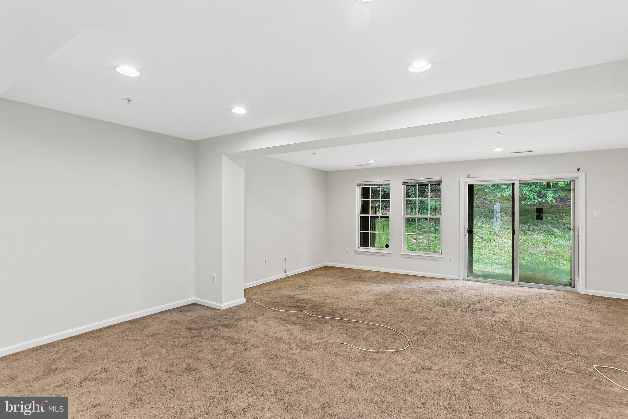 VILLAGE TOWNS - Residential Lease