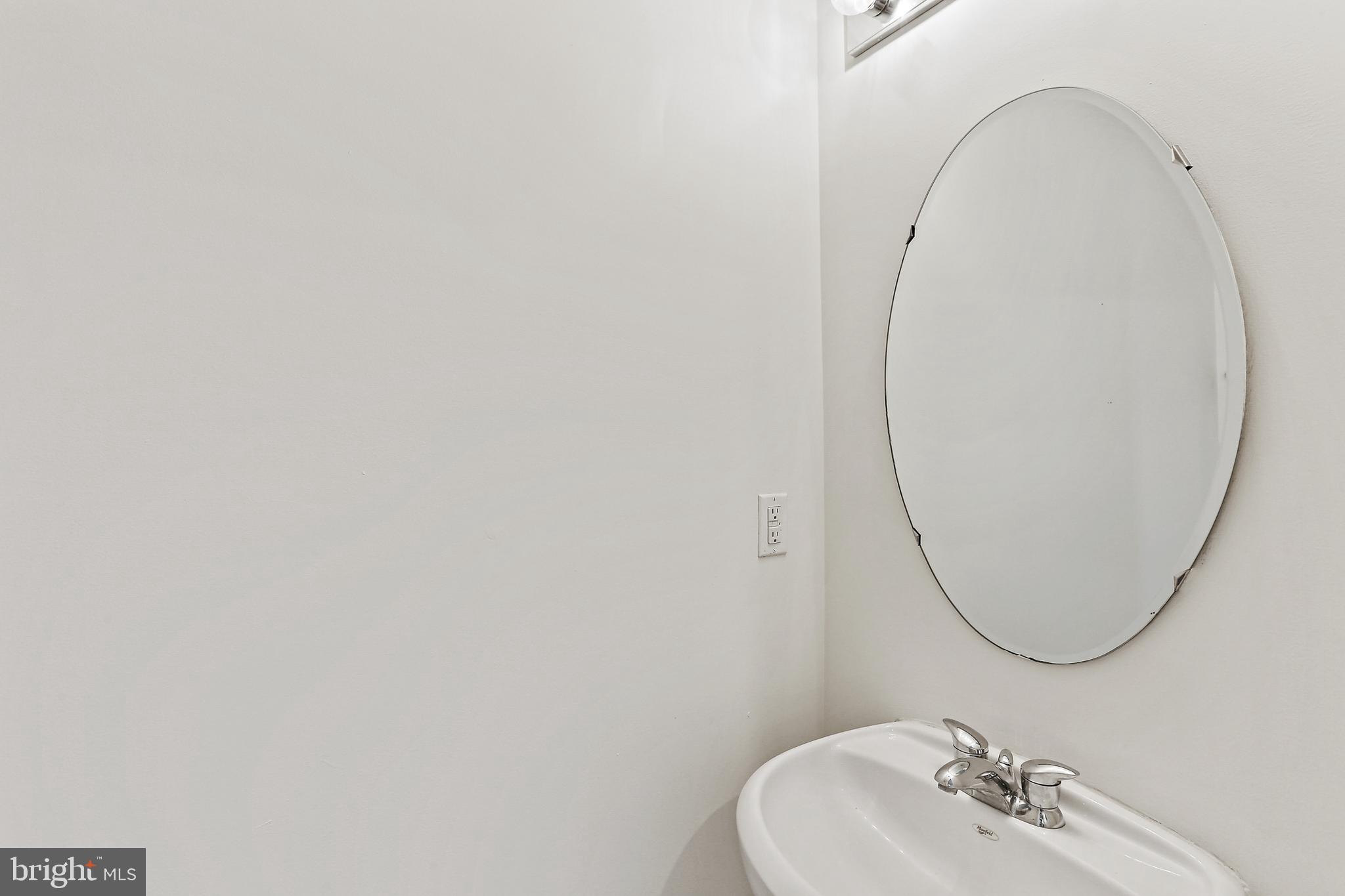 VILLAGE TOWNS - Residential Lease