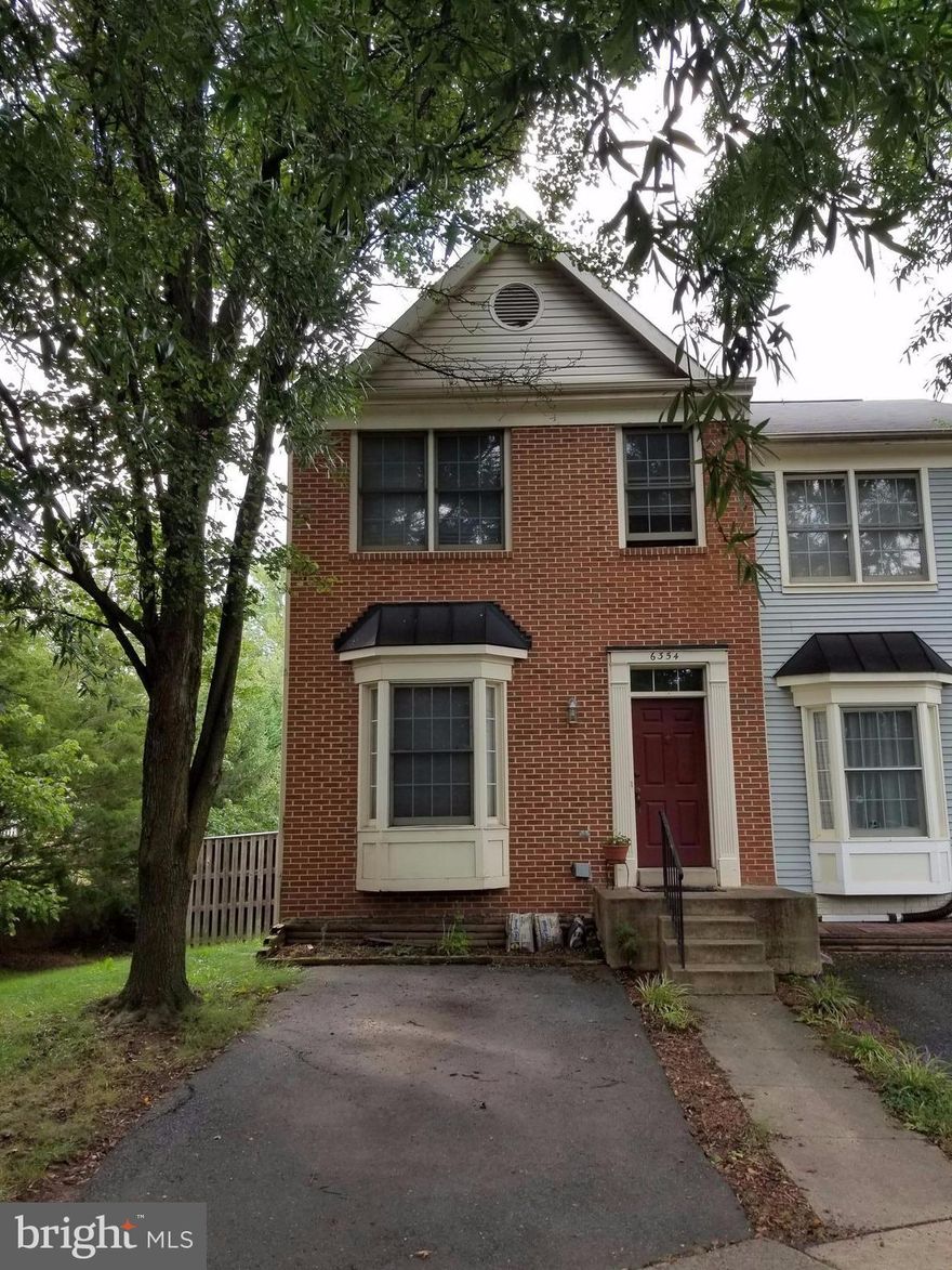 Nice End Unit townhouse in great location near Rt. 29 and about a mile from Rt. 66.  There is a level walkout from the basement rec room to the back yard.   Extra room in basement has a closet, and is listed as a bedroom on the tax record.  End unit has side windows which gives more light, & there is extra fenced yard area on the side compared to interior units. Back yard has a large storage shed