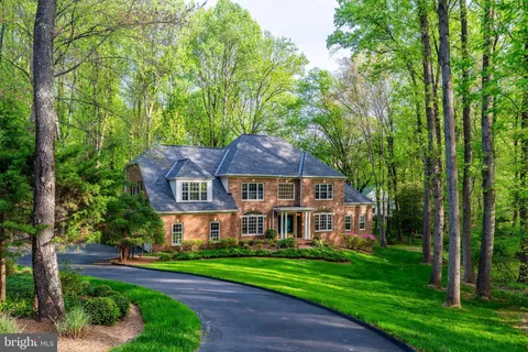 11200 Elmview Place, Great Falls, VA MLS: VAFX2237414