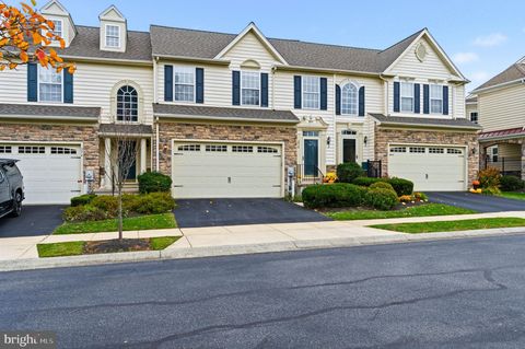 372 CASSELL COURT 372 WILMINGTON DE 19803