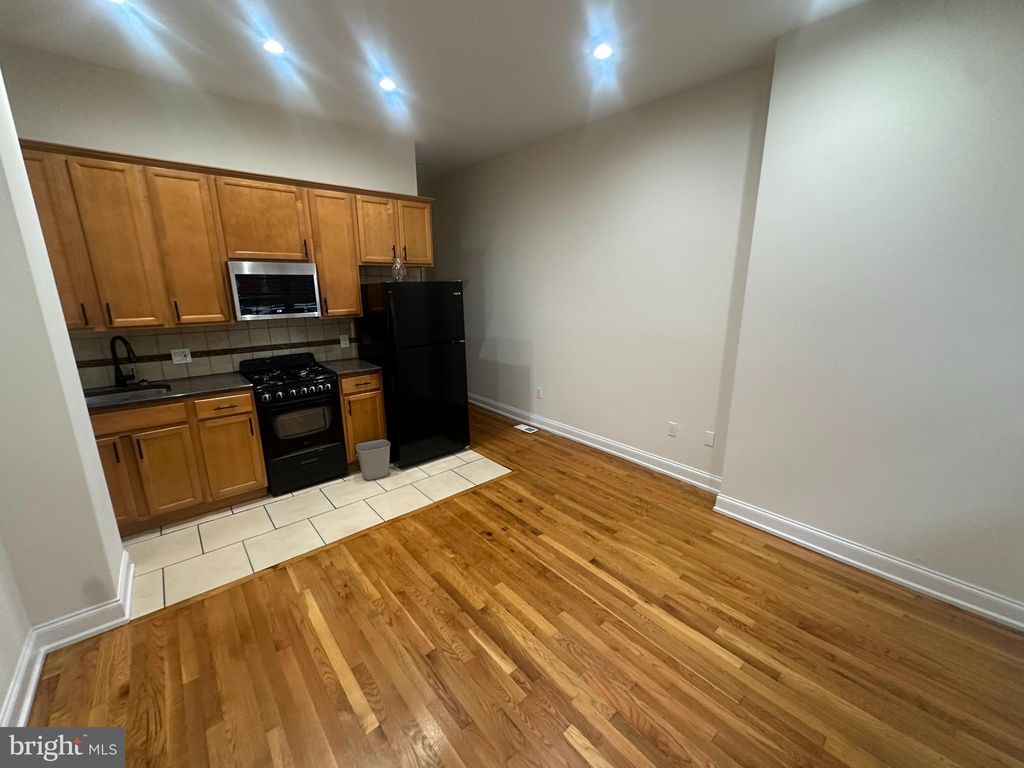Photo of 627 S 10th Street #1ST FLOOR, PHILADELPHIA, PA 19147 (MLS # PAPH2566916)