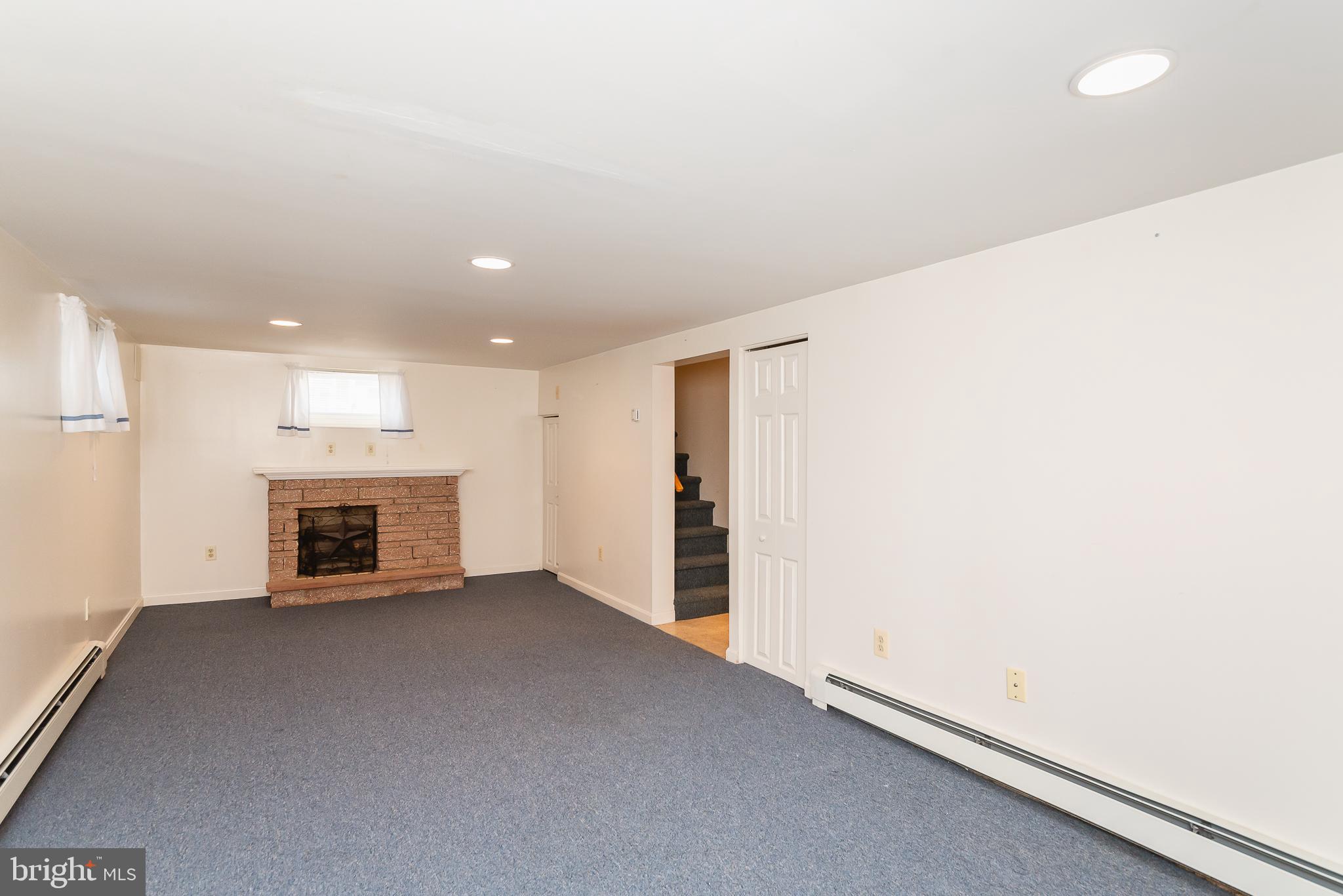 LYNCH POINT - Residential