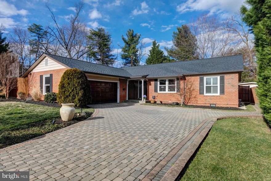 One-level living at its best, maintenance free. Open floor plan flooded with natural light! Bonus: Organic garden, mature plants & trees, private large lot, custom paver driveway, two-car garage, whole-house generator, new roof, pecan wood floors (newly refinished), cedar lined closets w/ built-in Elfa shelving, custom plantation shutters, oversized windows + 10X15 shed.