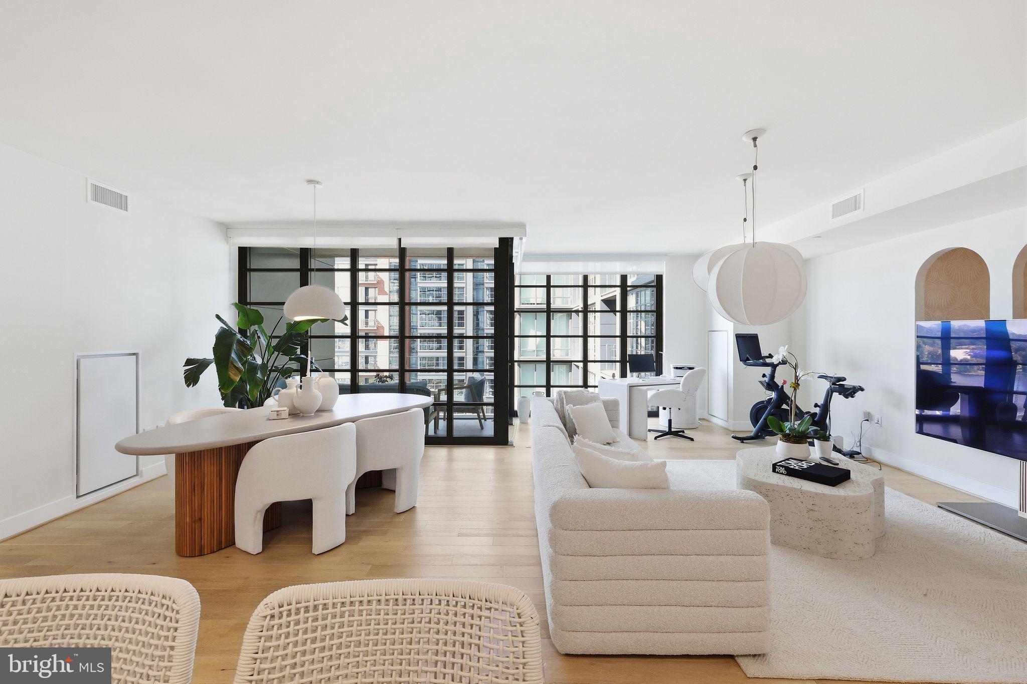 45 SUTTON SQUARE SW 706