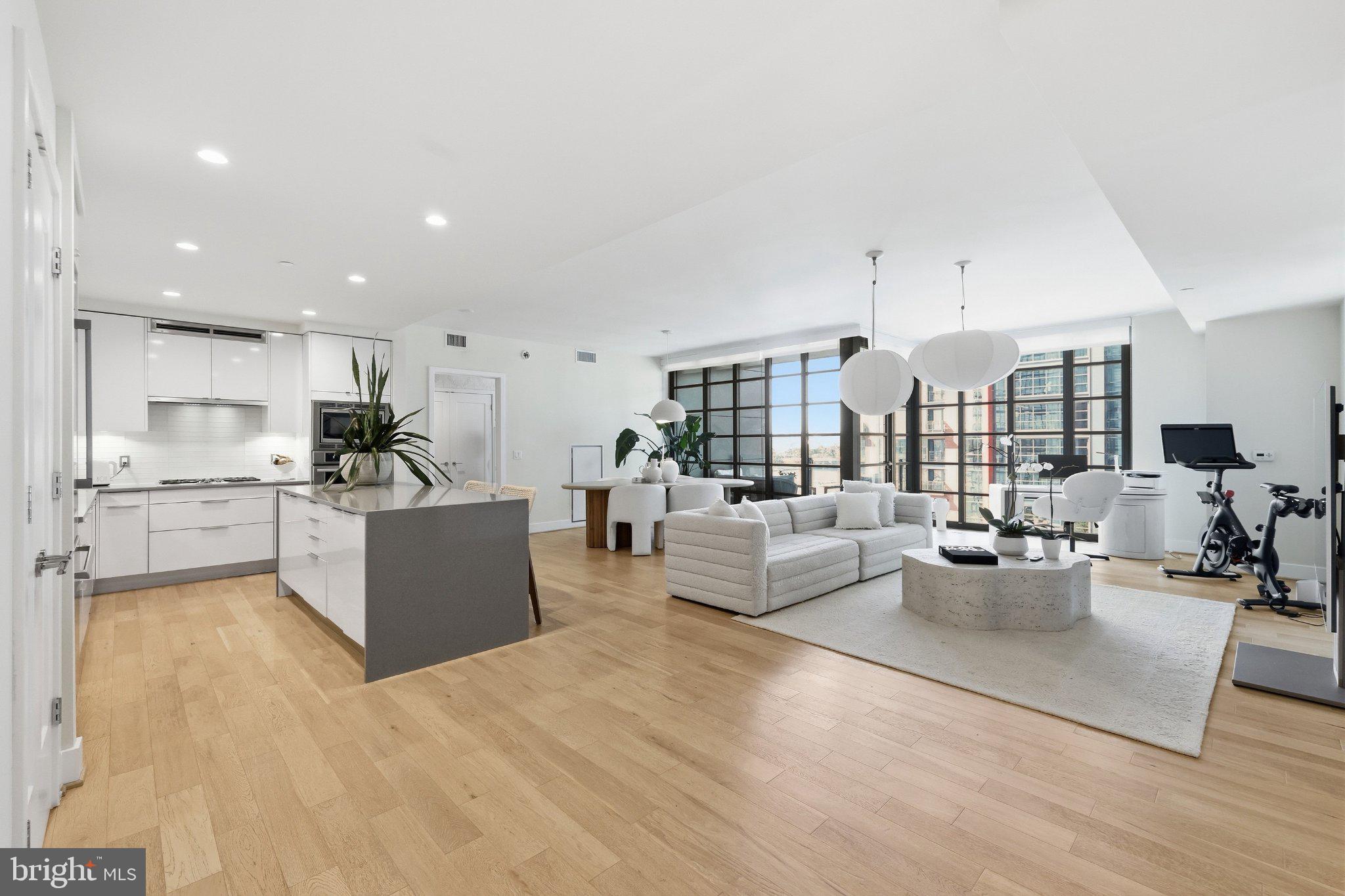 45 SUTTON SQUARE SW 706