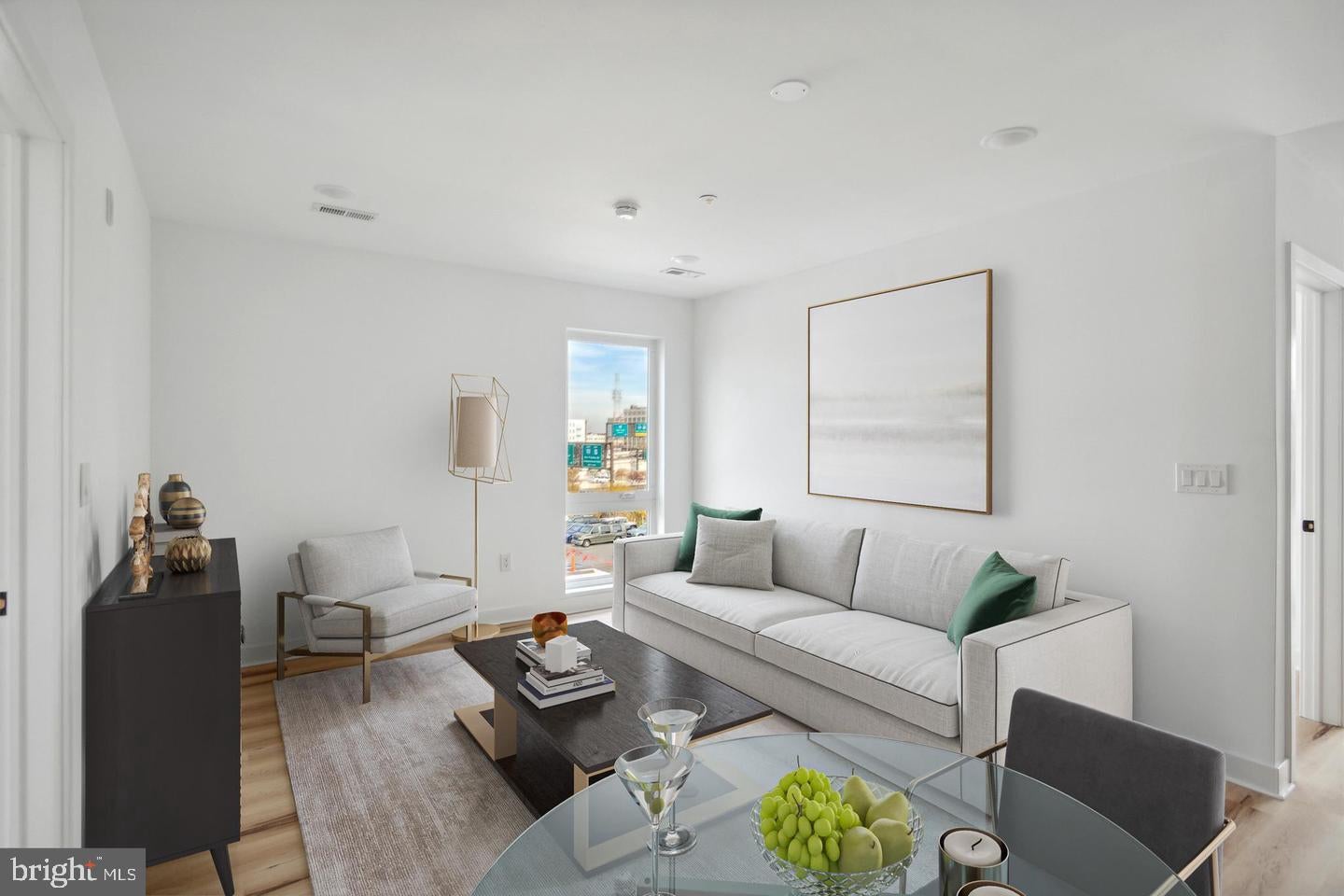 215 N 9TH STREET 601