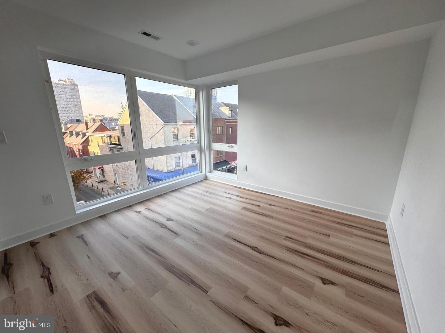215 N 9TH STREET 601