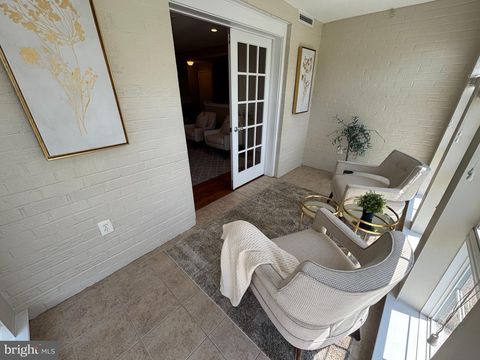 4089 S FOUR MILE RUN DRIVE 203 ARLINGTON VA 22204