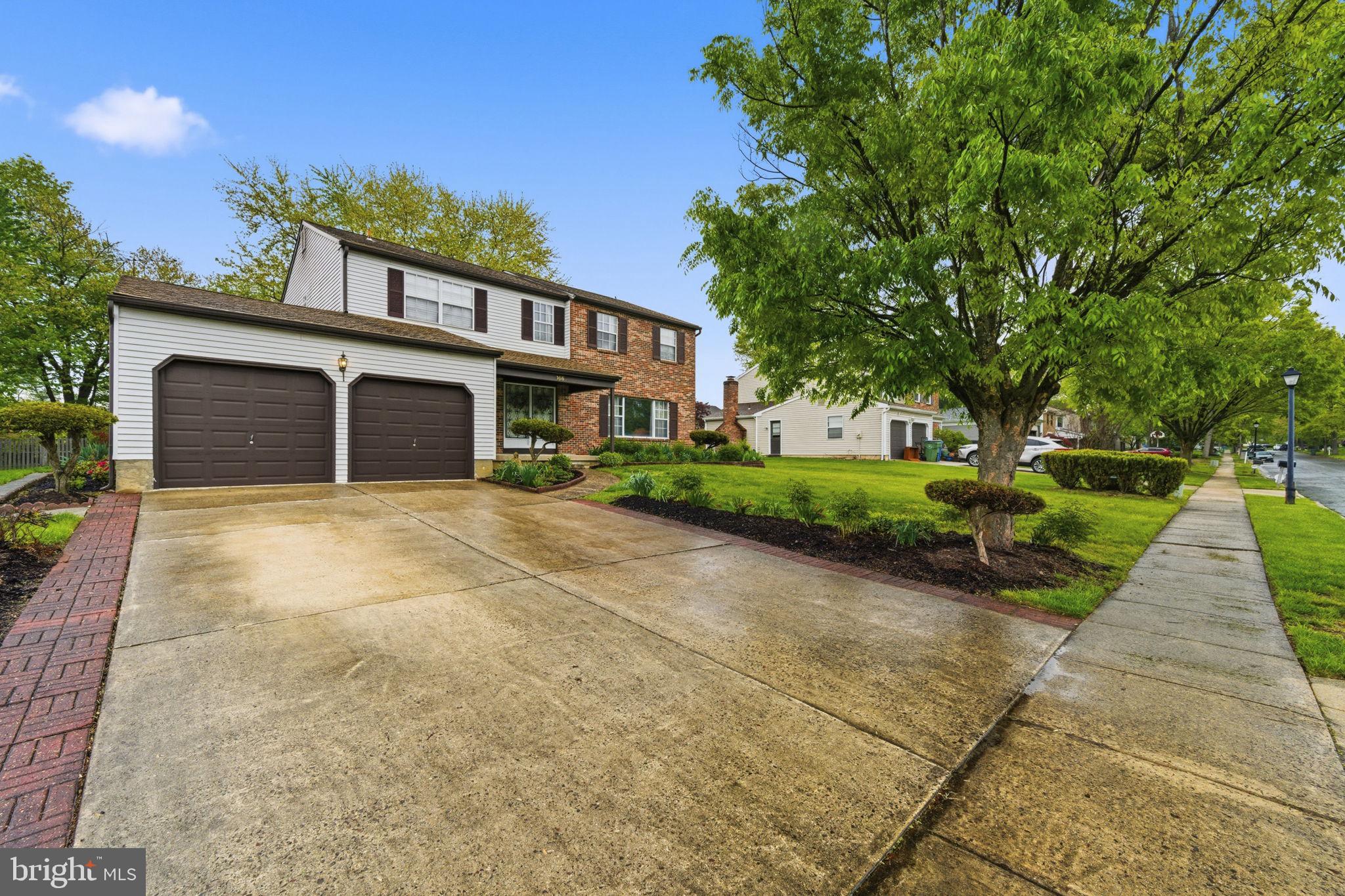 1661 BLUE JAY LANE