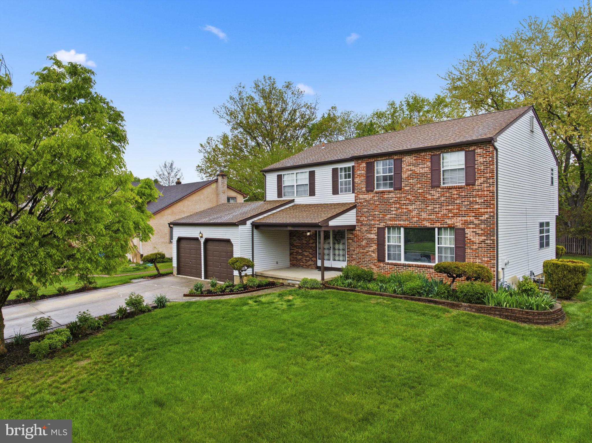 1661 BLUE JAY LANE