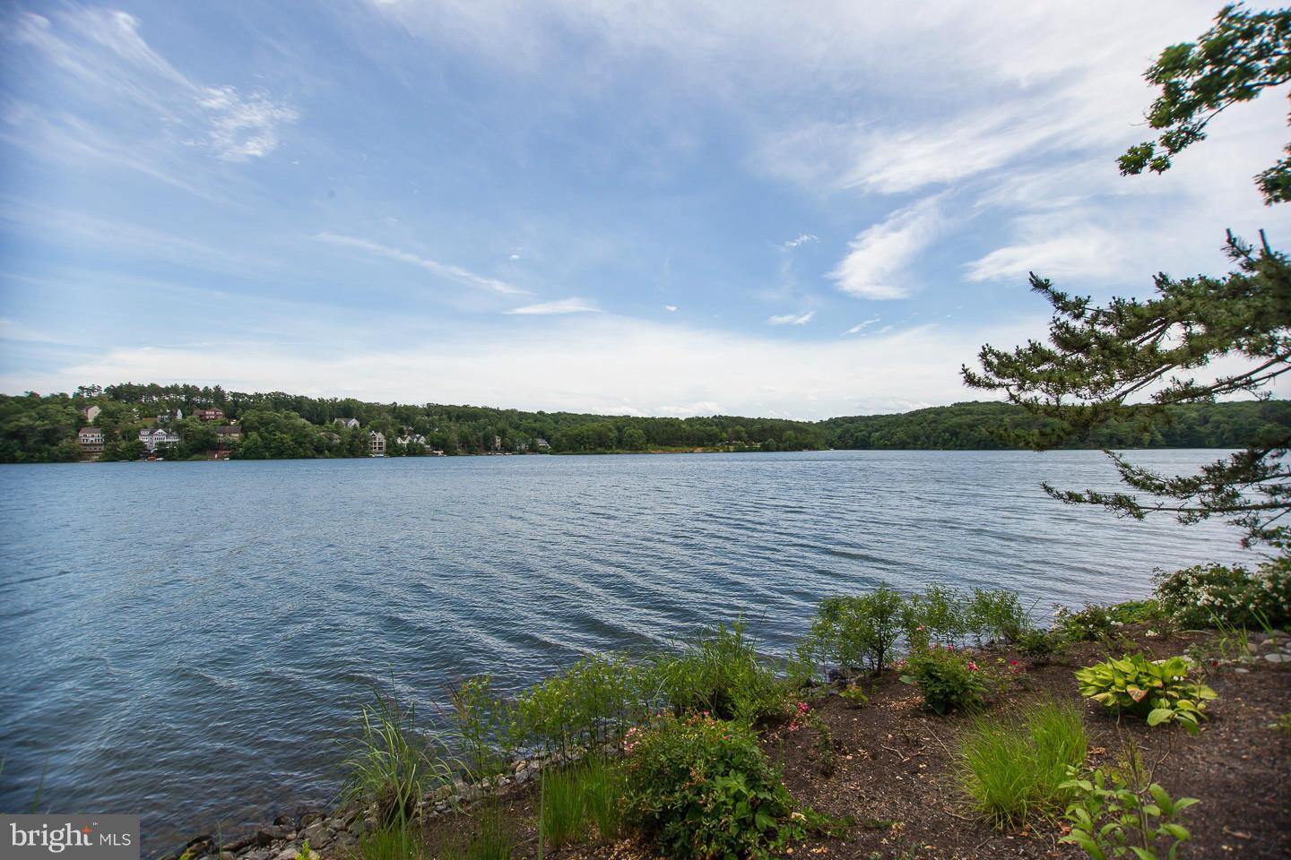 LAKE HOLIDAY ESTATES - Residential