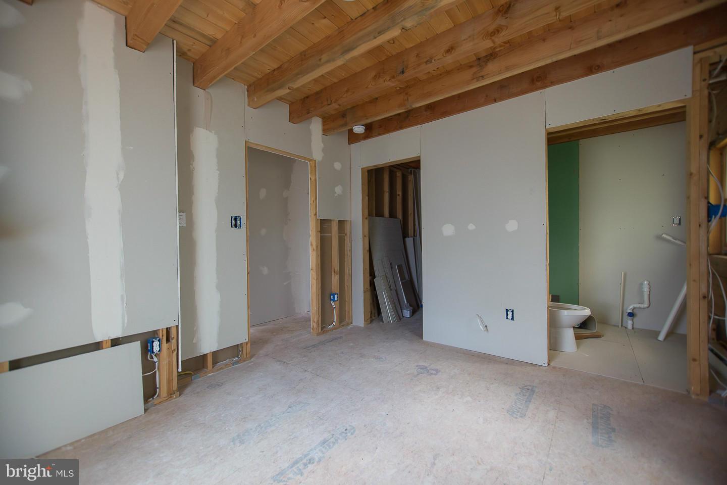 LAKE HOLIDAY ESTATES - Residential