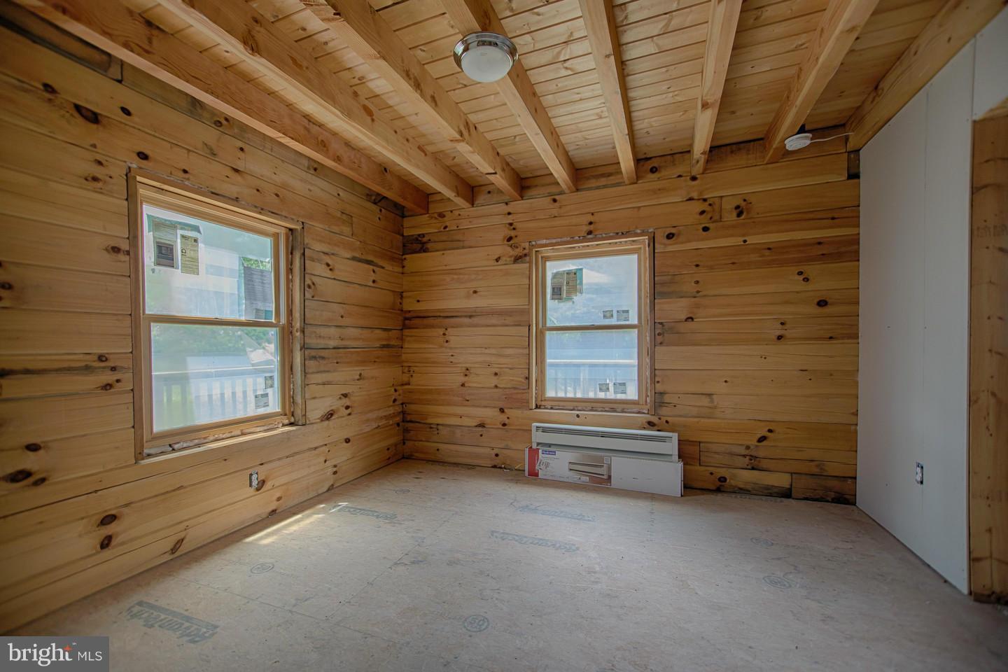 LAKE HOLIDAY ESTATES - Residential